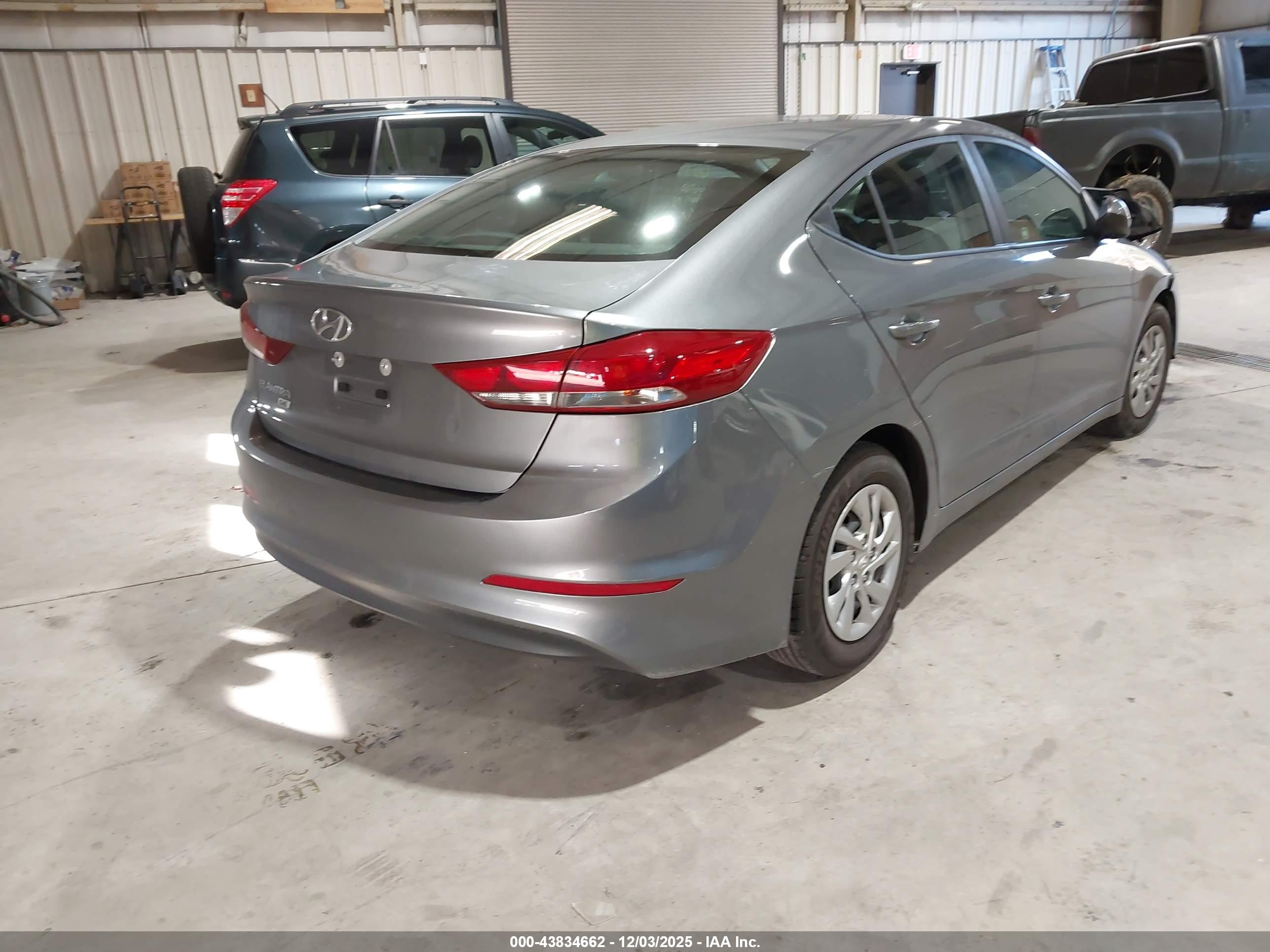 HYUNDAI ELANTRA image 4