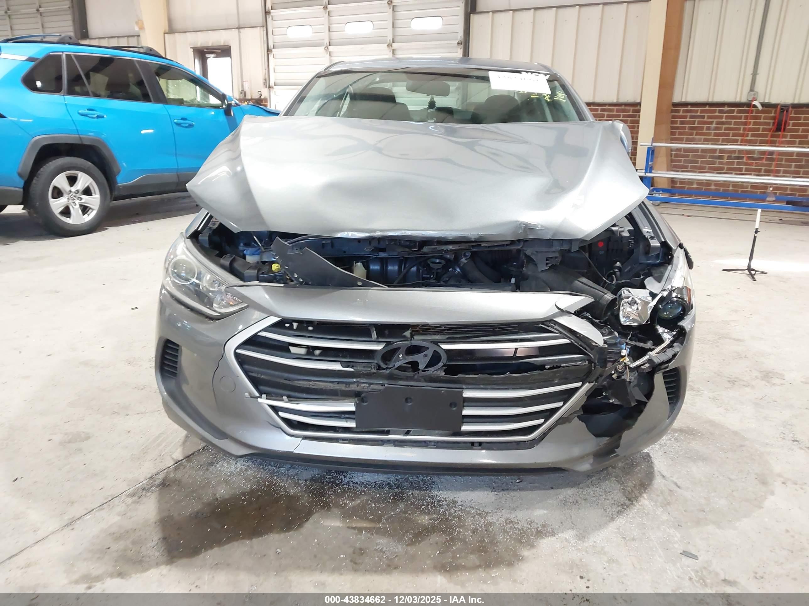 HYUNDAI ELANTRA image 6