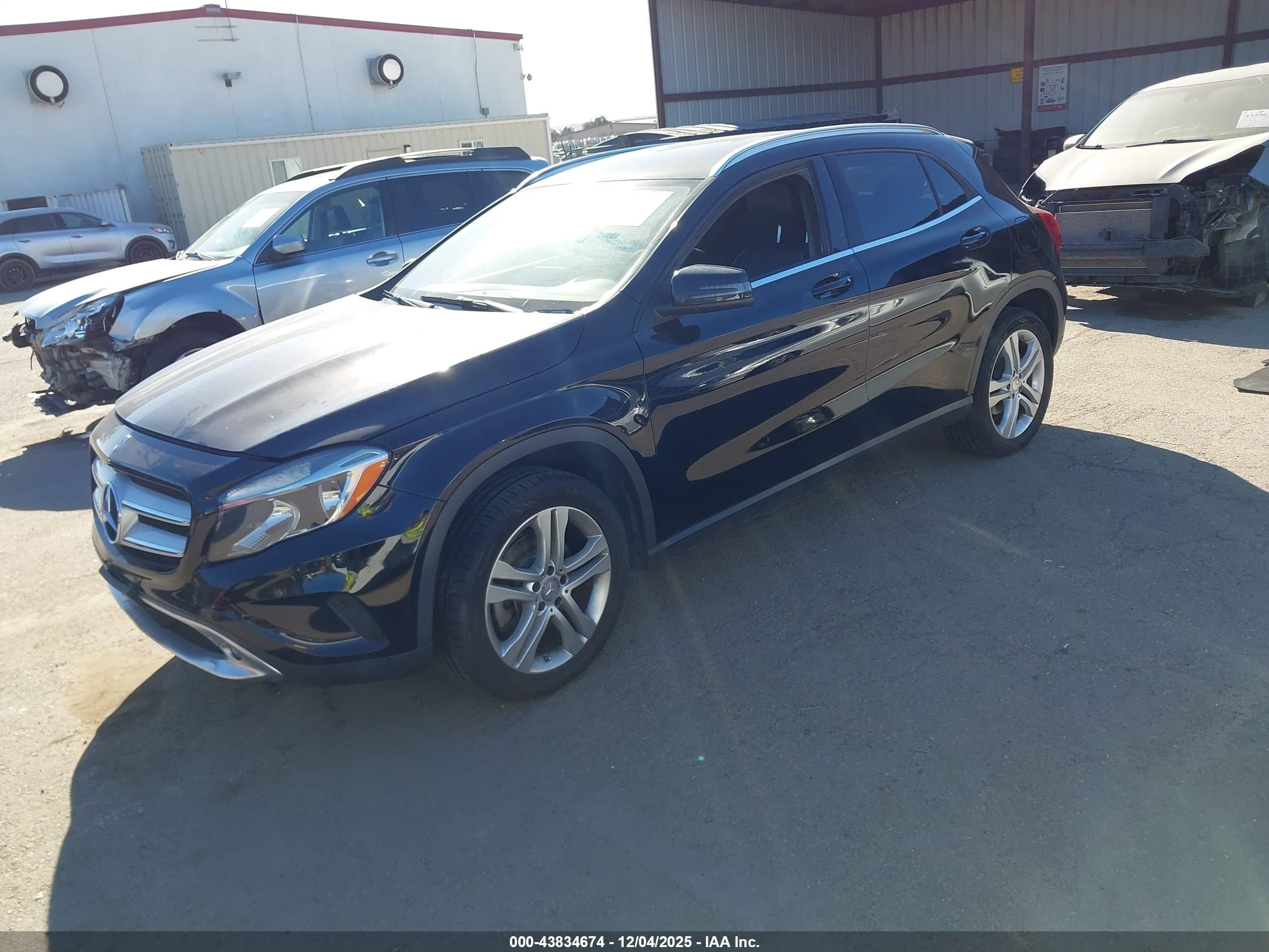 MERCEDES-BENZ GLA image 2