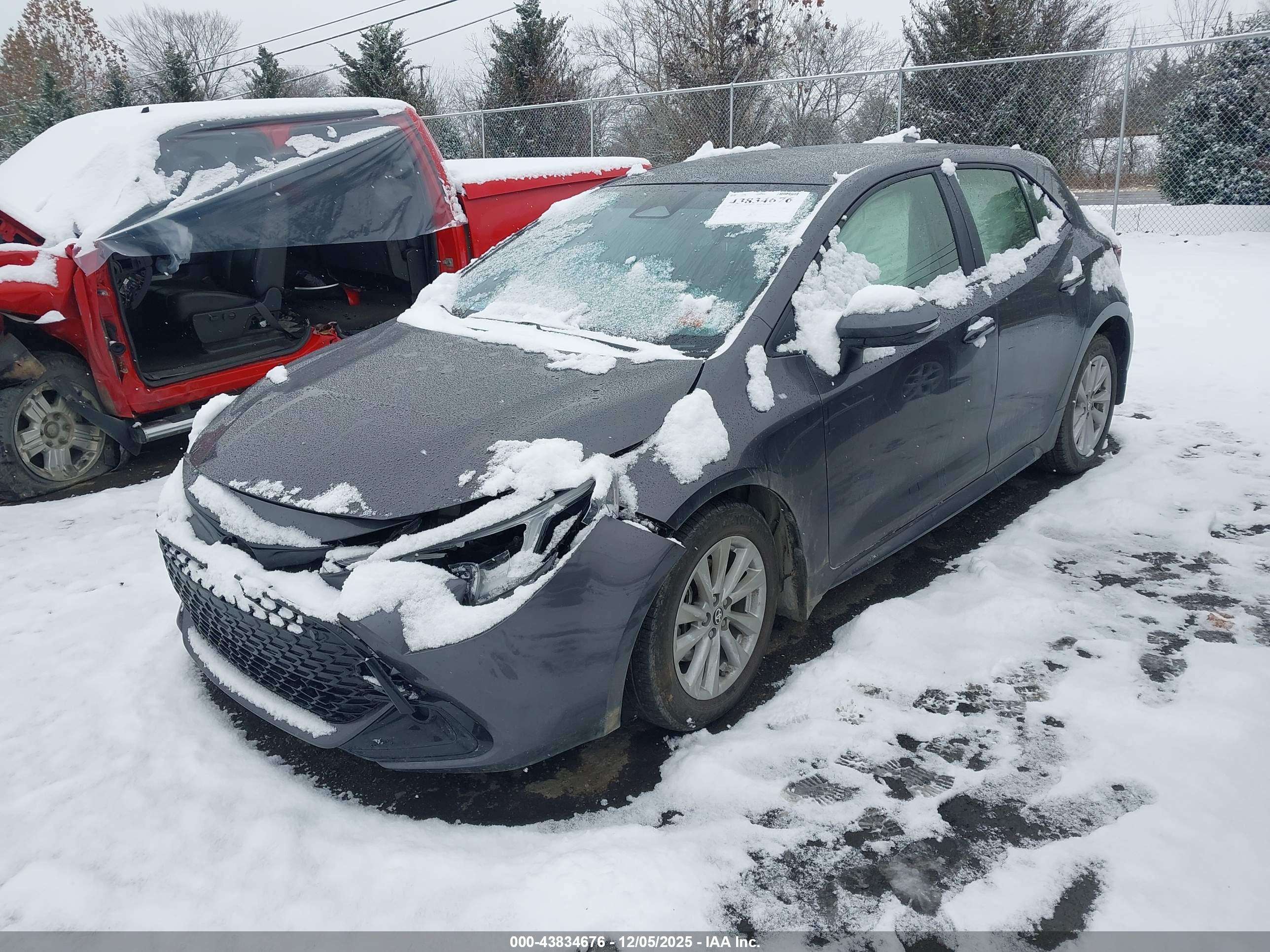 TOYOTA COROLLA image 2
