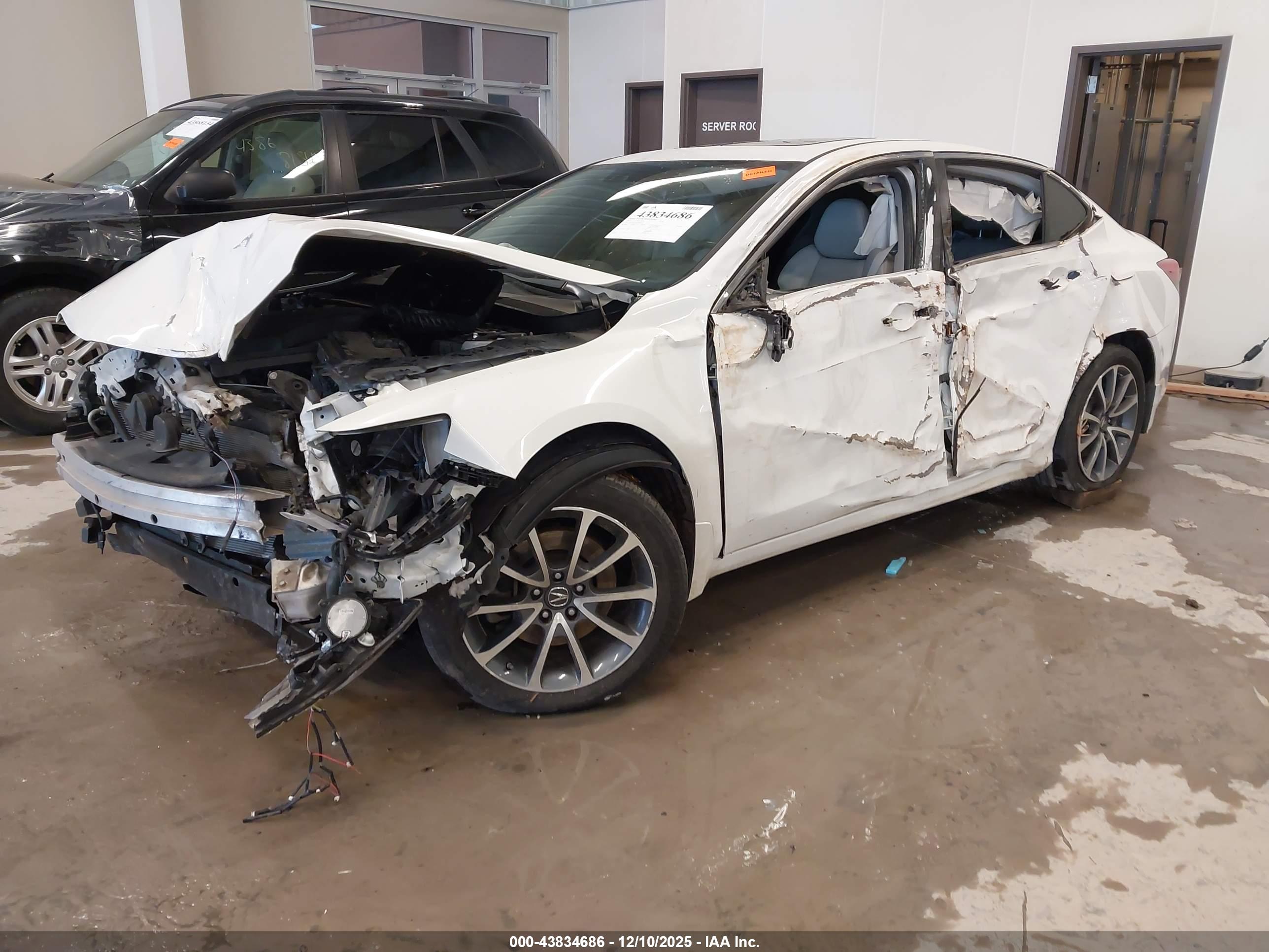 ACURA TLX image 2