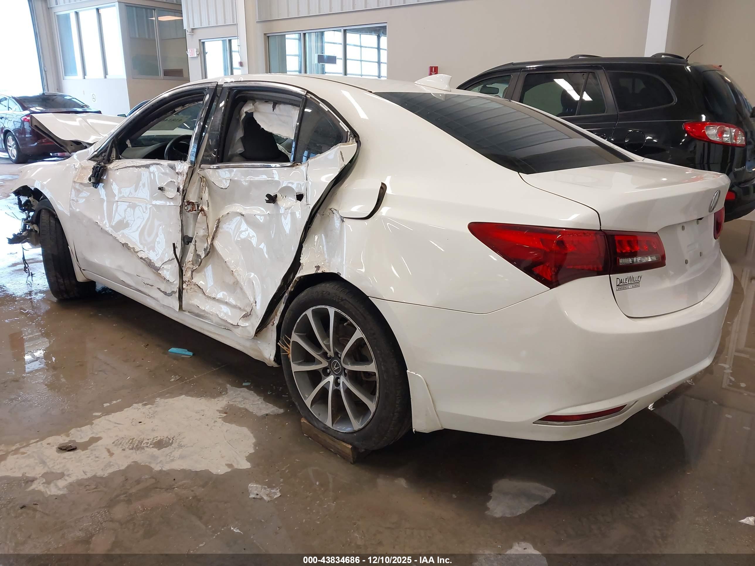 ACURA TLX image 3