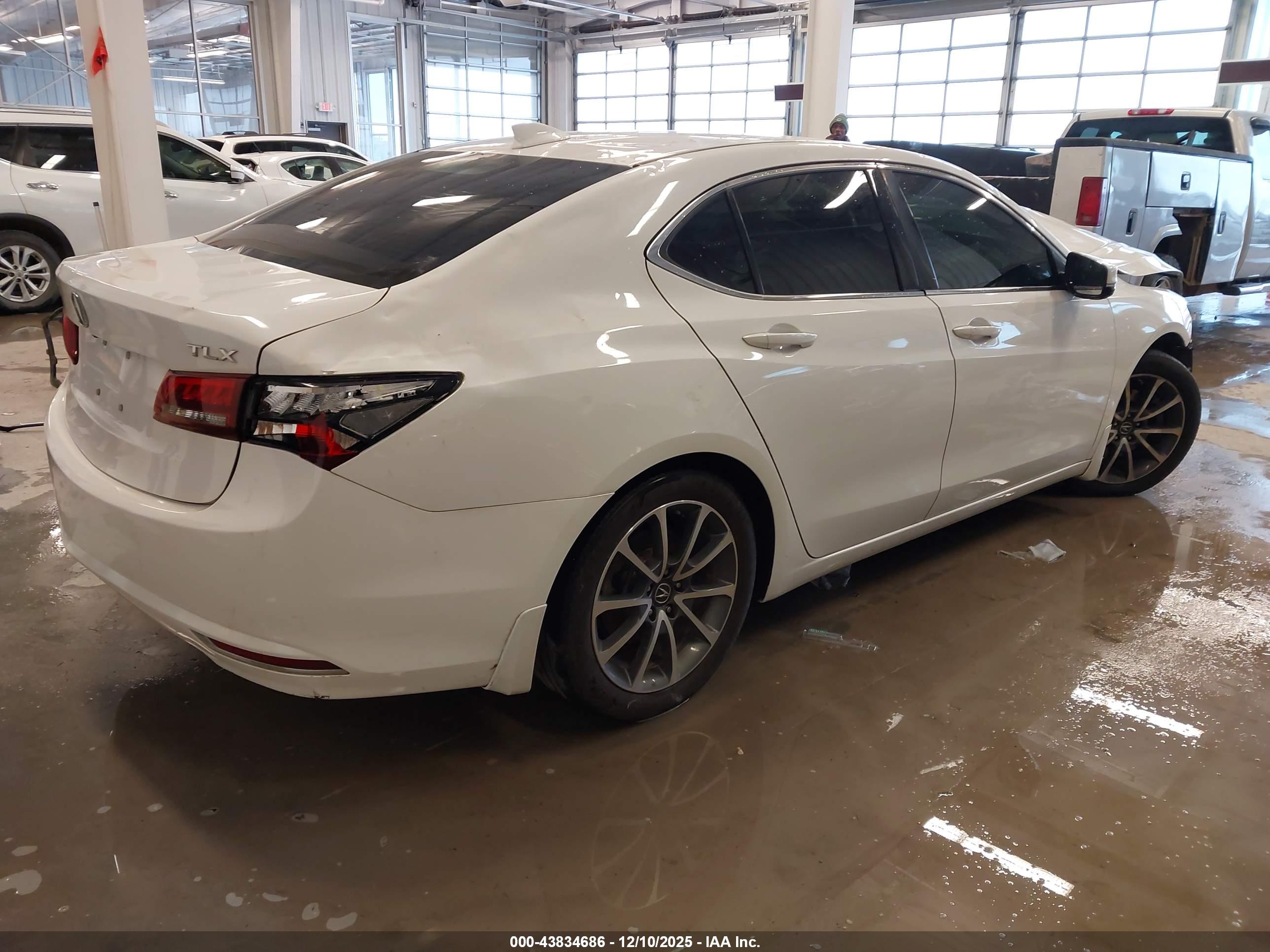 ACURA TLX image 4