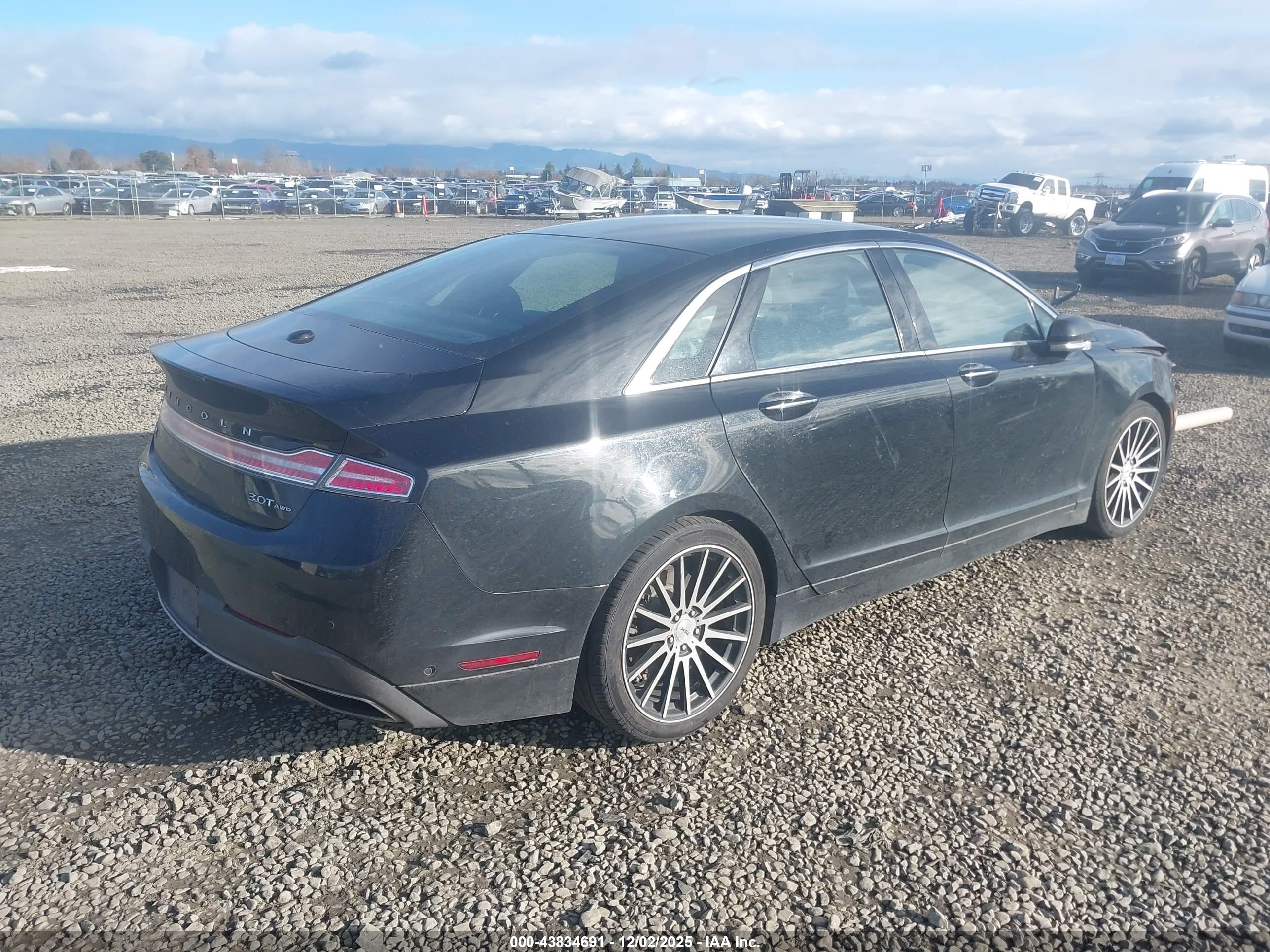 LINCOLN MKZ image 4