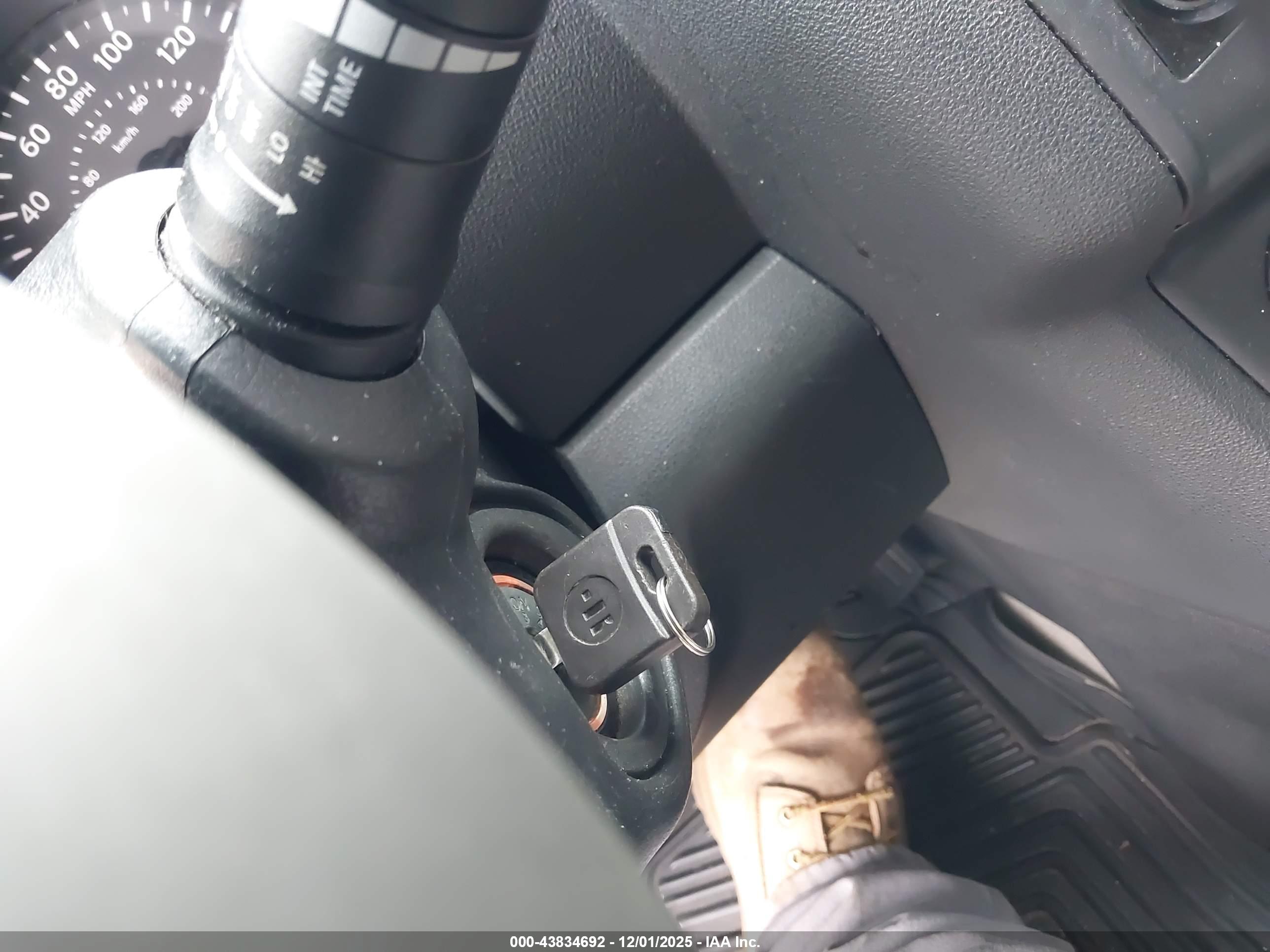 NISSAN ROGUE image 11