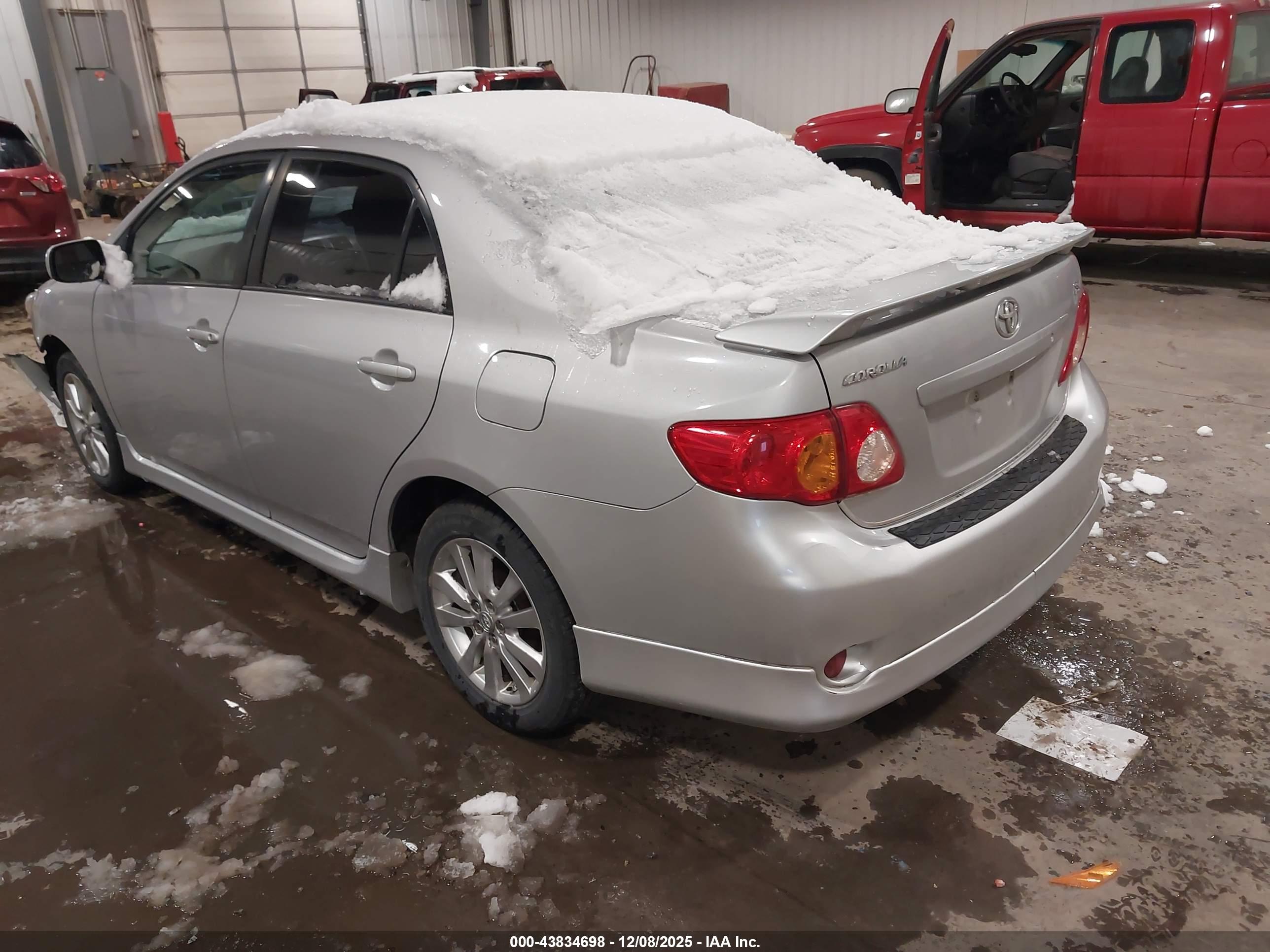 TOYOTA COROLLA image 3