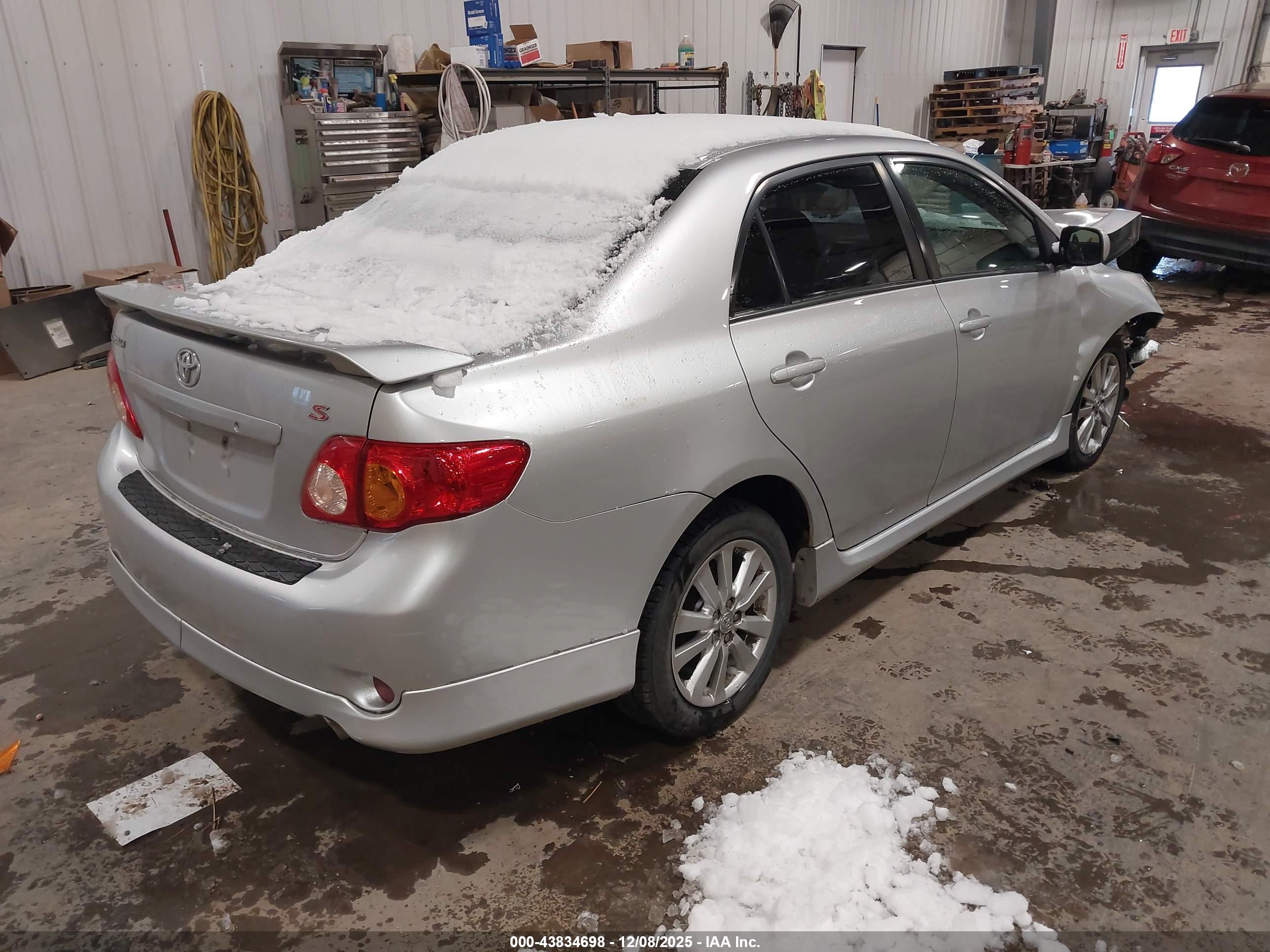 TOYOTA COROLLA image 4
