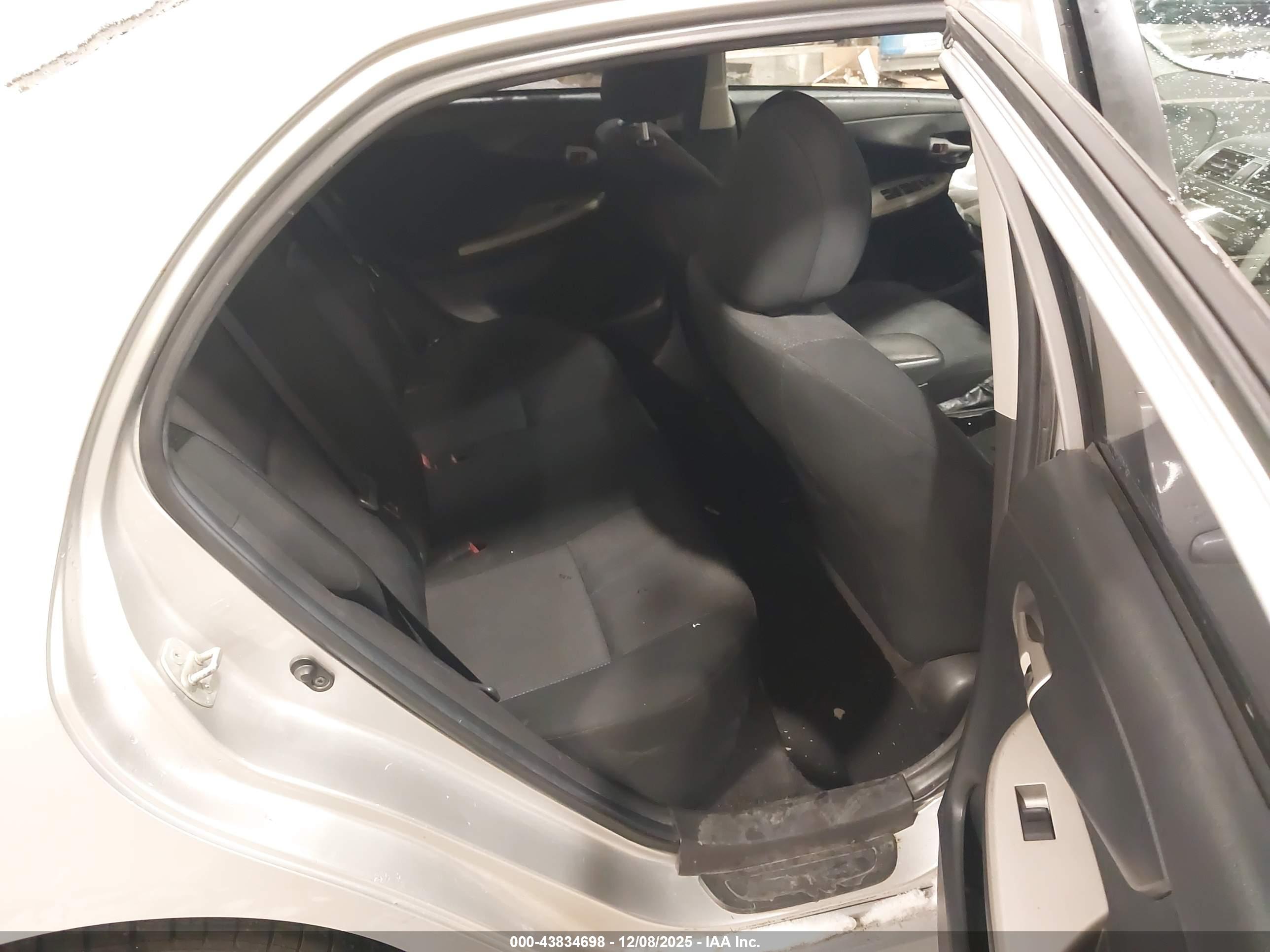 TOYOTA COROLLA image 8