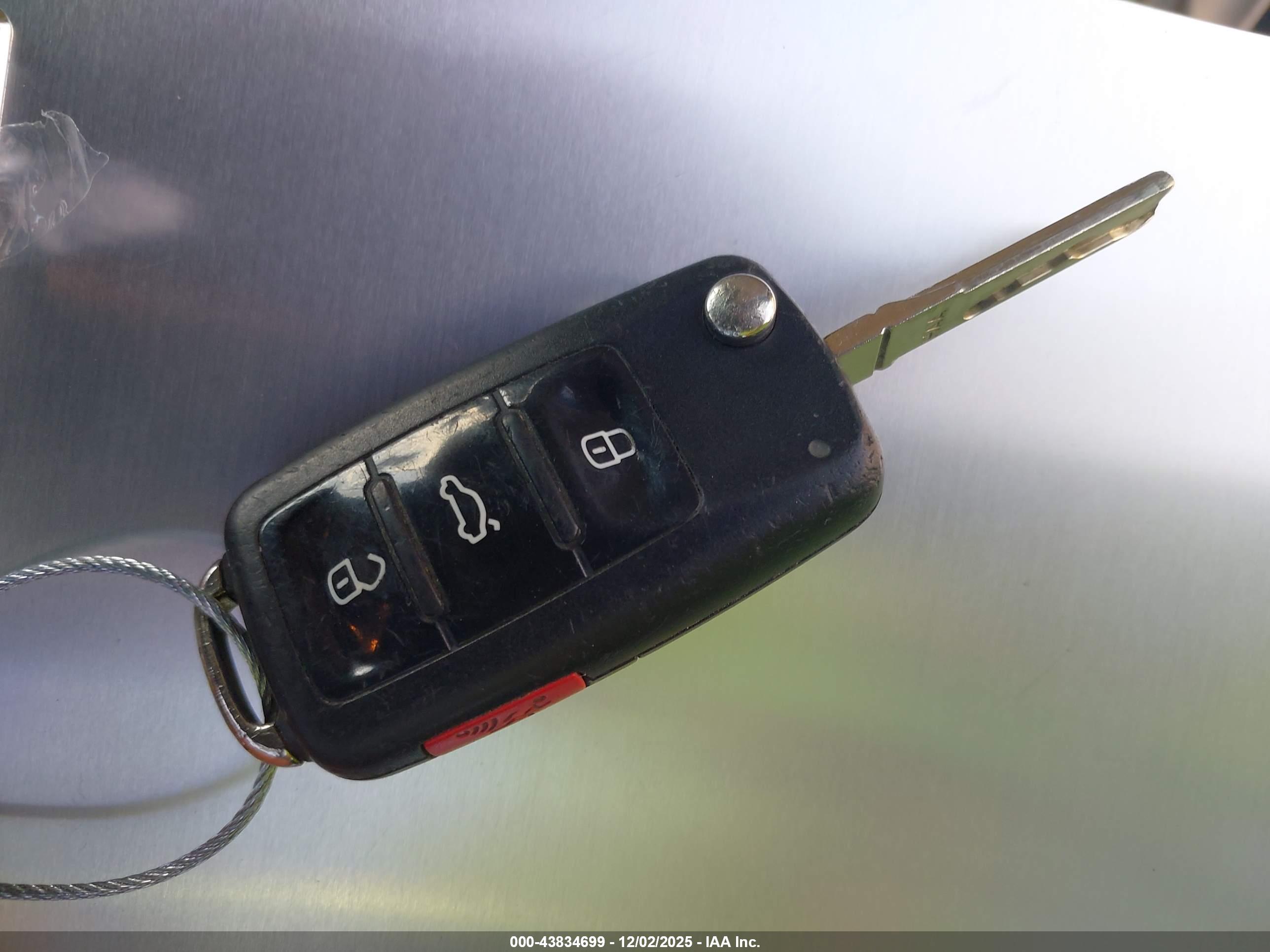 VOLKSWAGEN BEETLE image 11