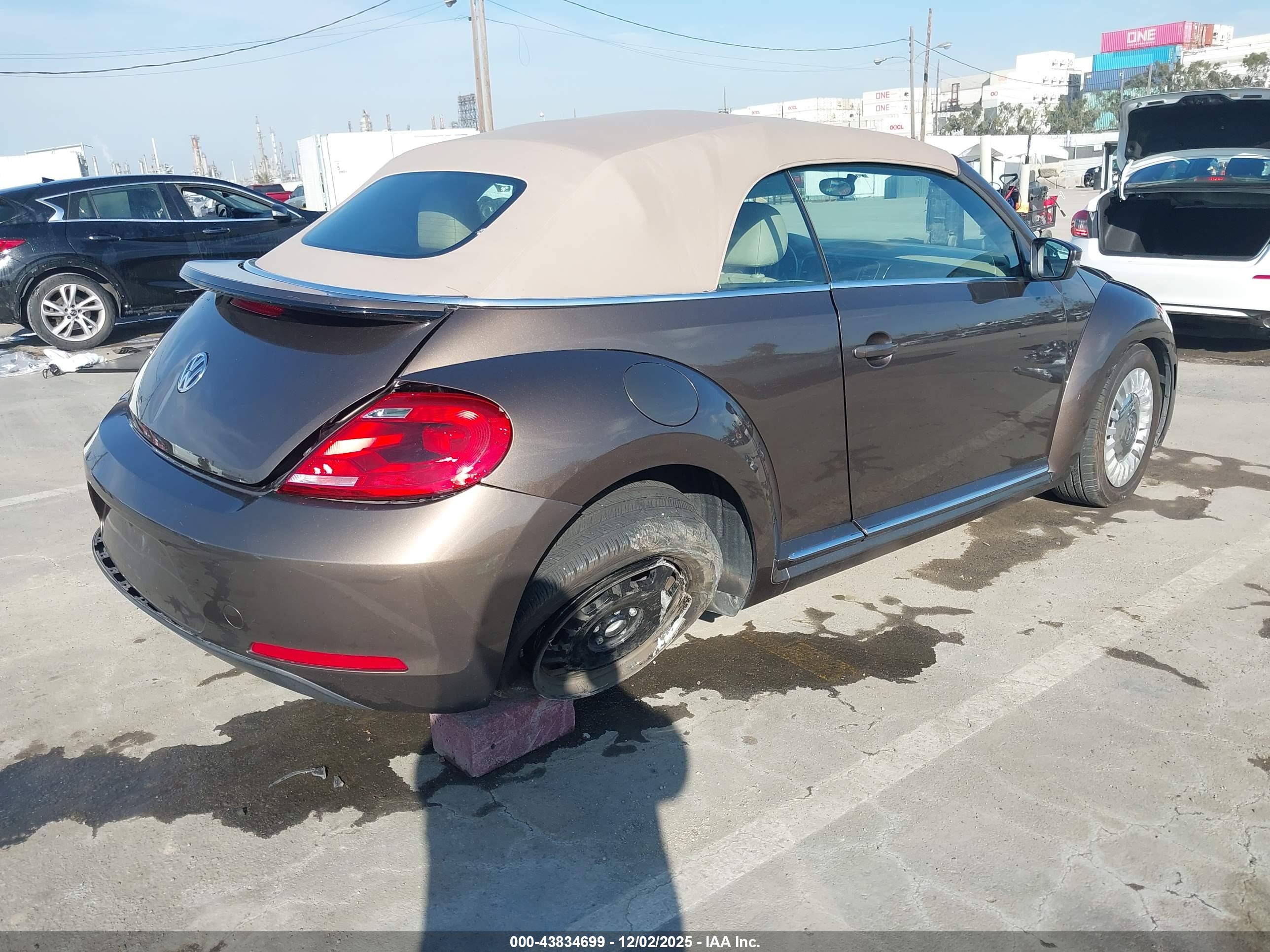 VOLKSWAGEN BEETLE image 4