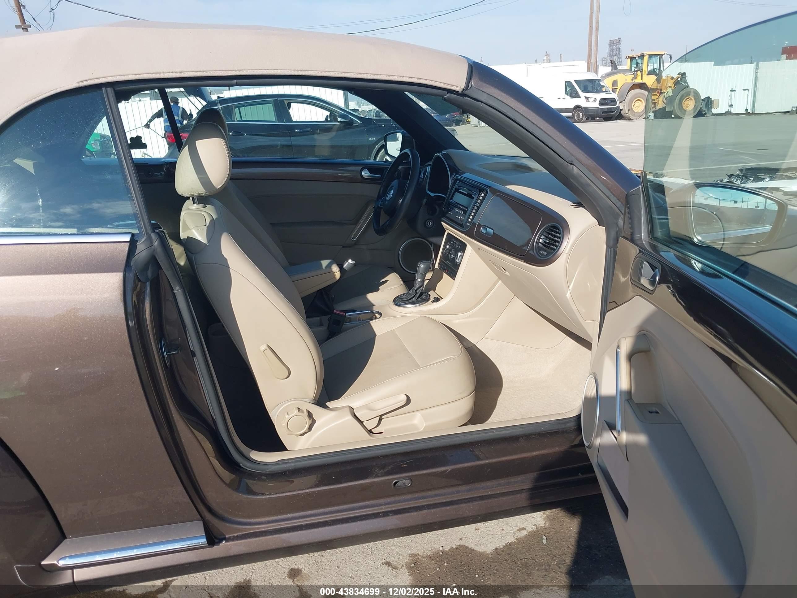 VOLKSWAGEN BEETLE image 5