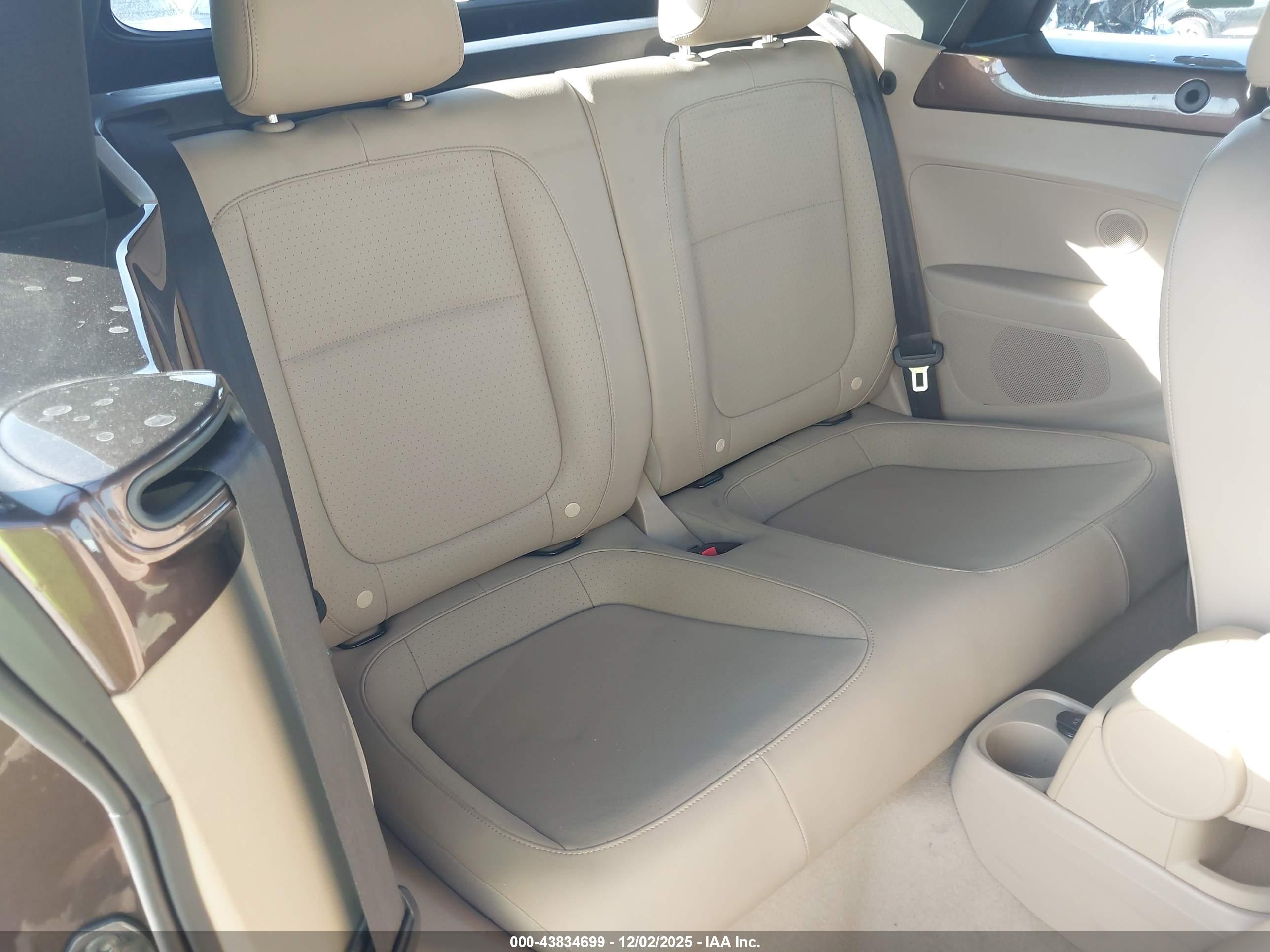 VOLKSWAGEN BEETLE image 8