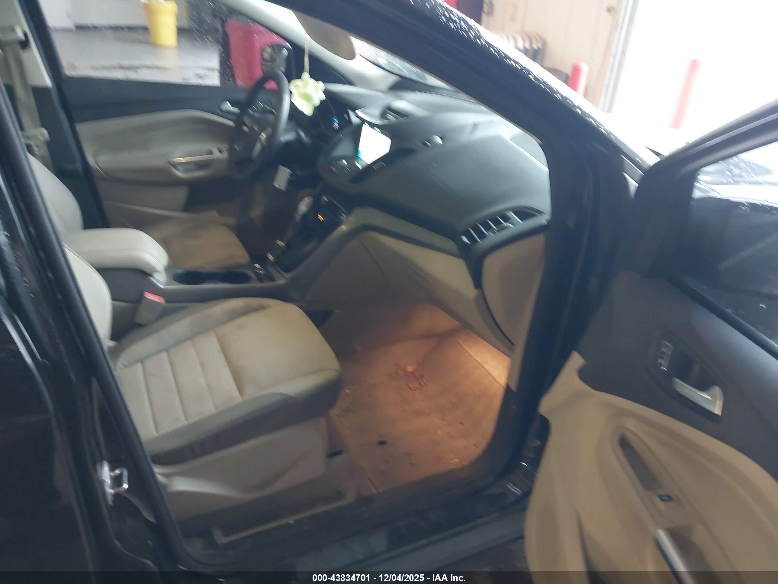 FORD ESCAPE image 5