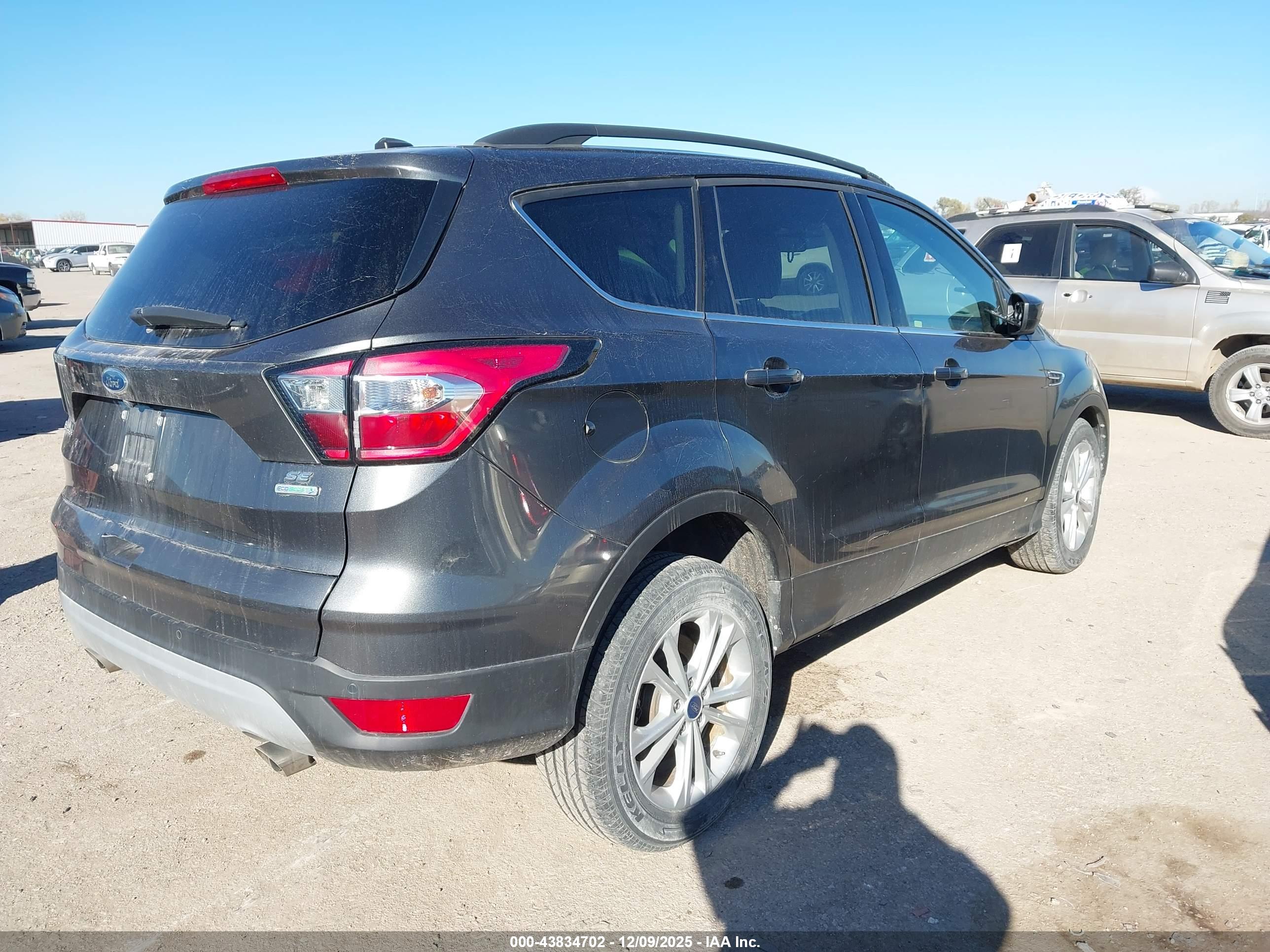 FORD ESCAPE image 4