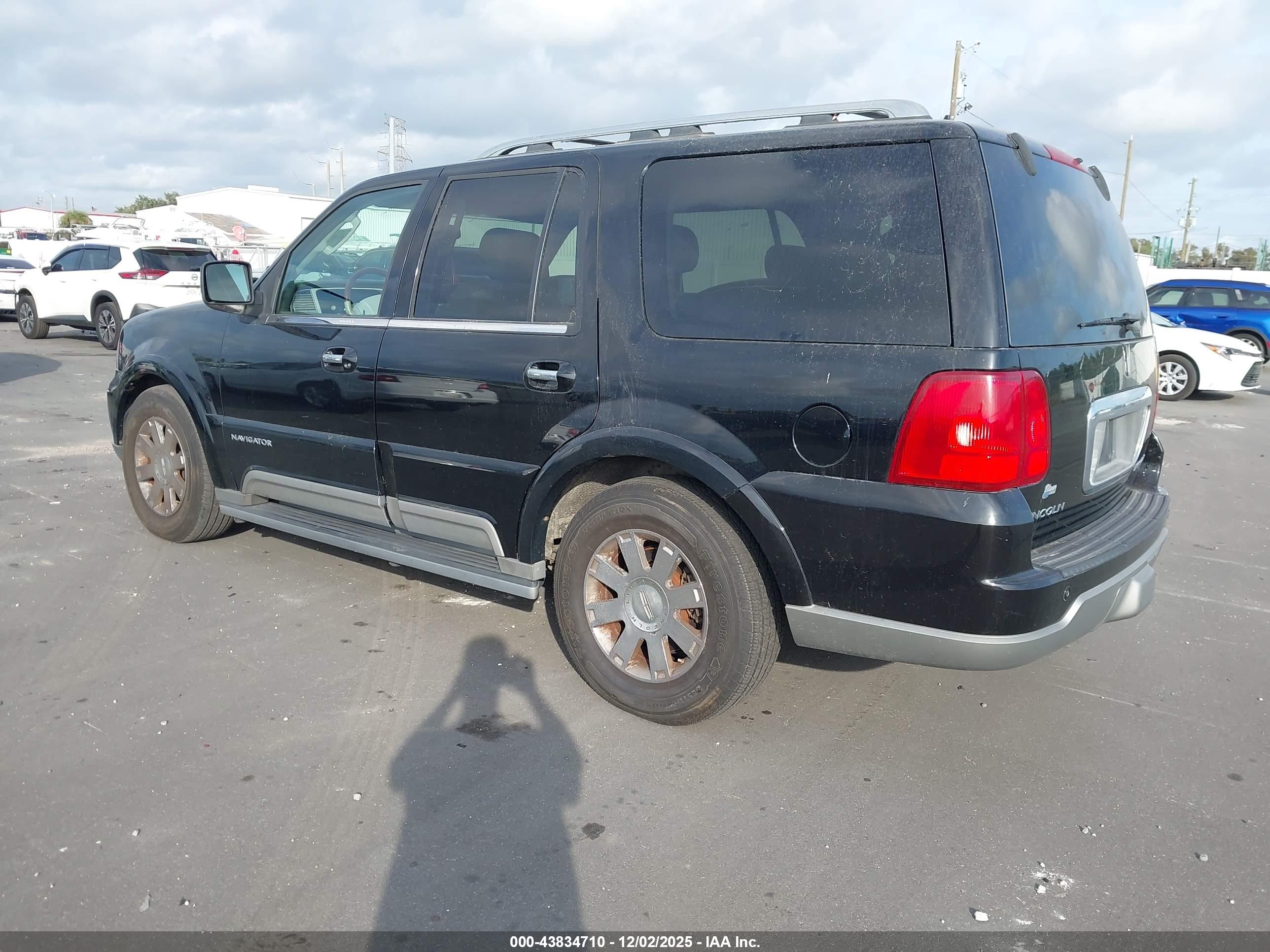 LINCOLN NAVIGATOR image 3