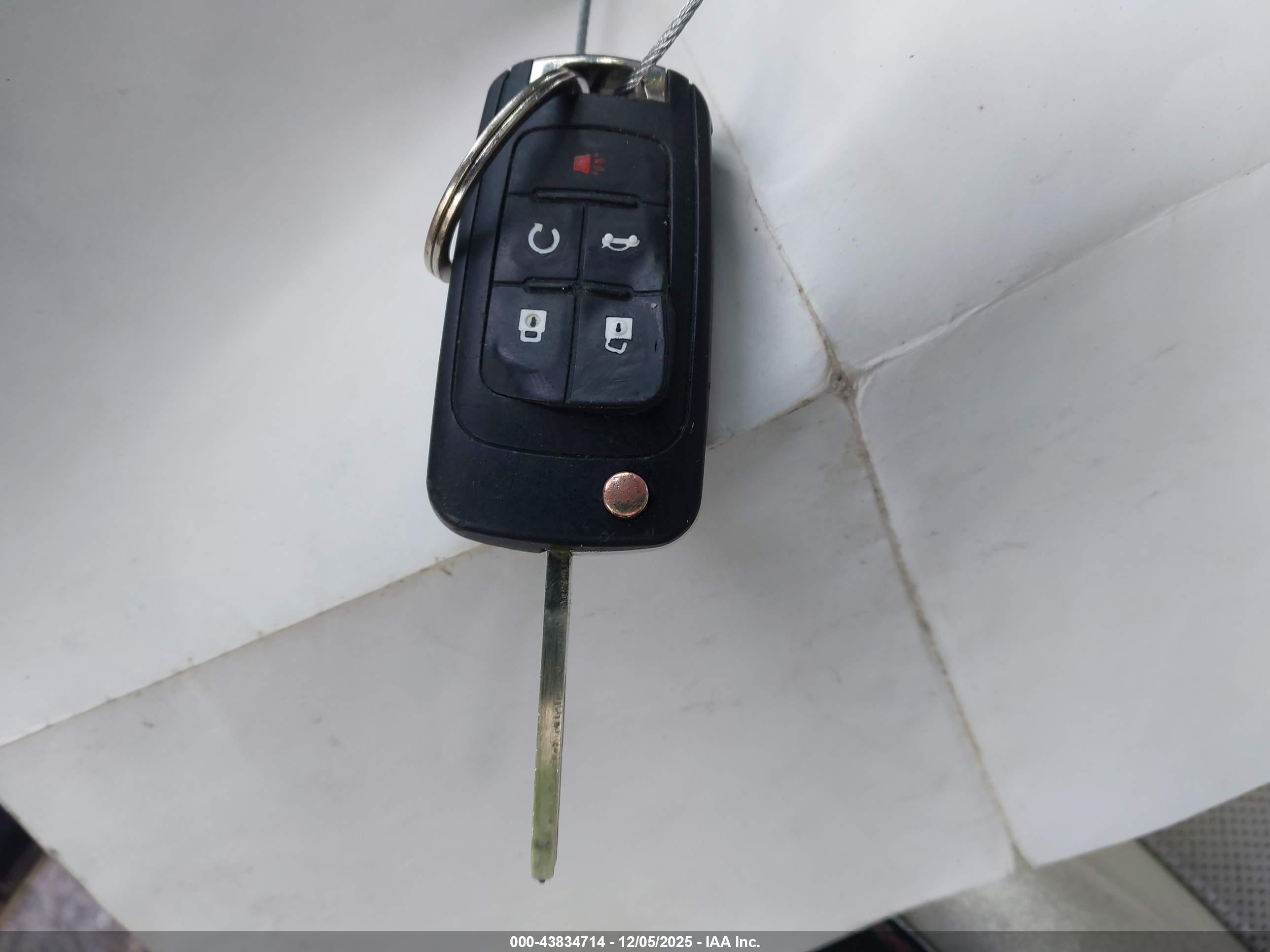 CHEVROLET EQUINOX image 11