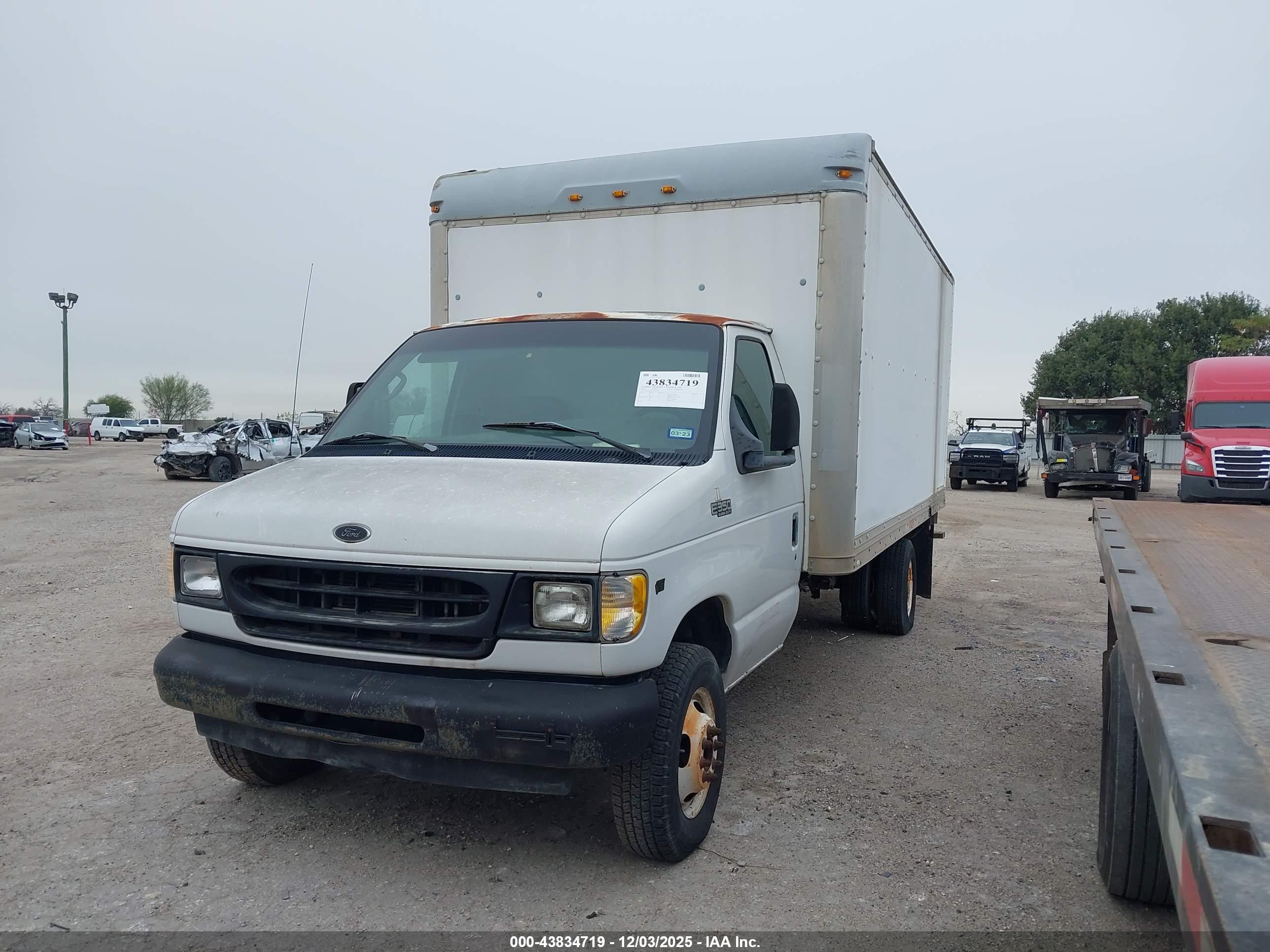 FORD E-350 image 2