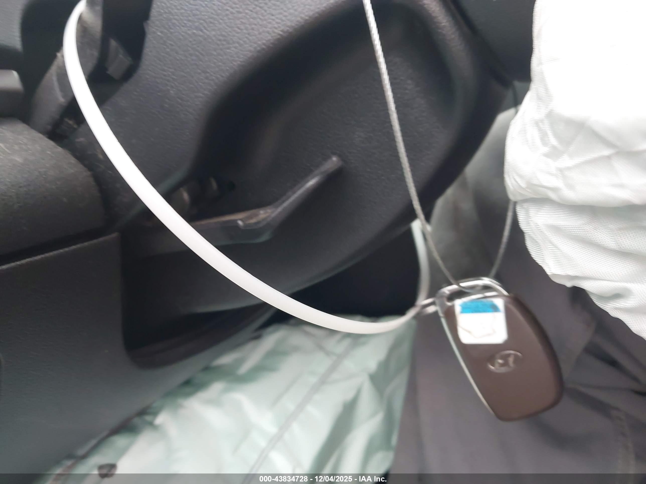 HYUNDAI ELANTRA image 11