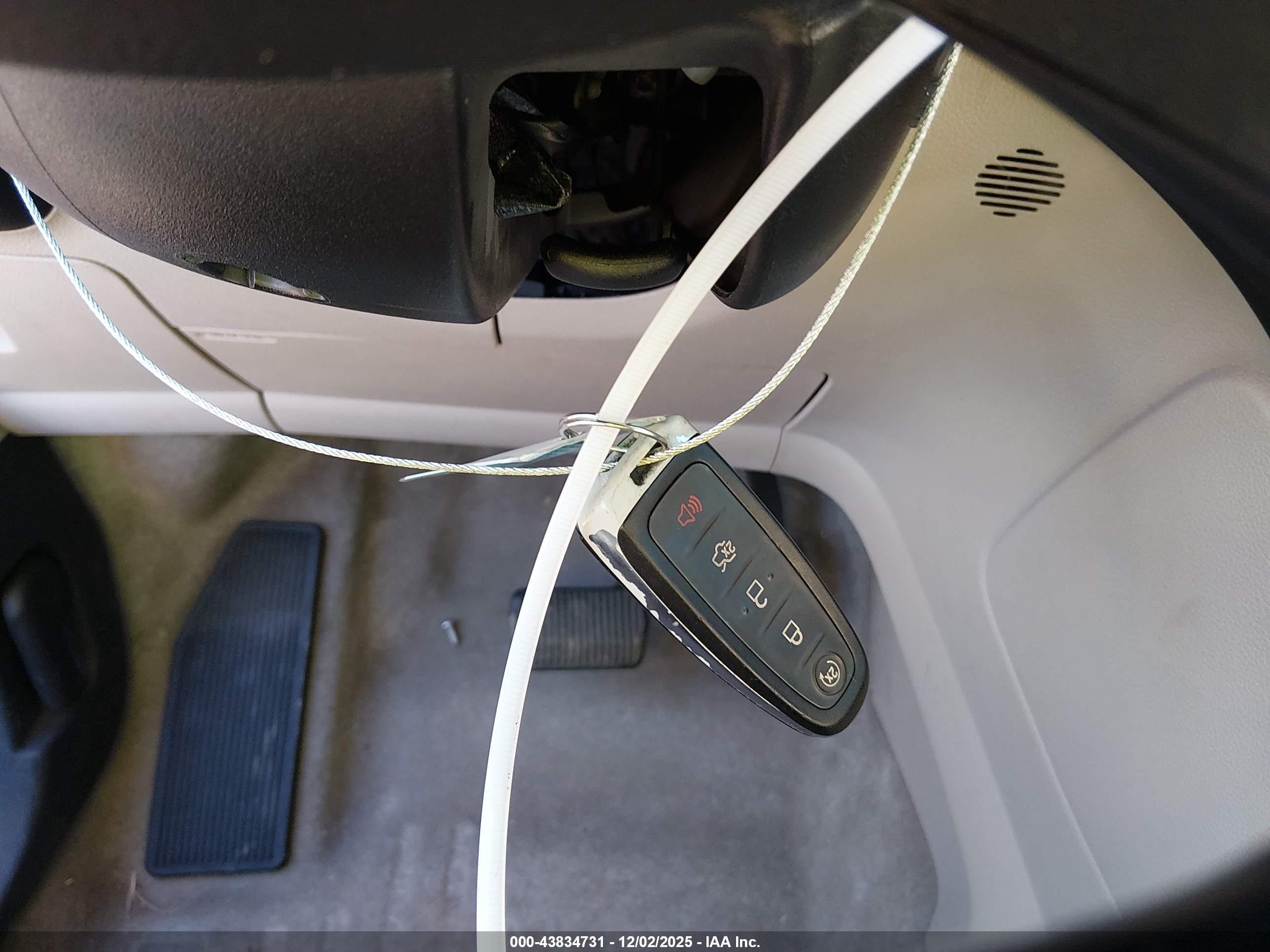 FORD ESCAPE image 11