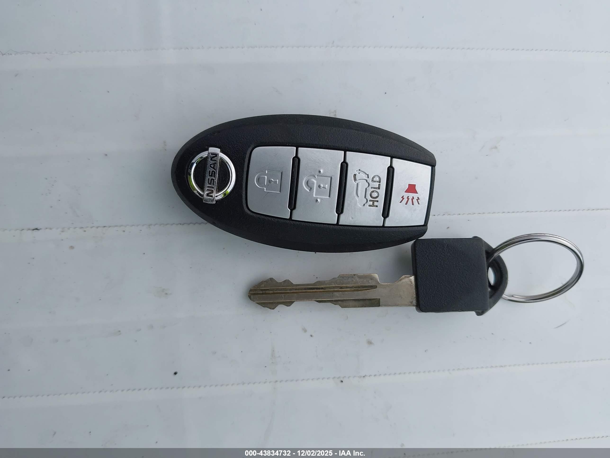 NISSAN ROGUE image 11