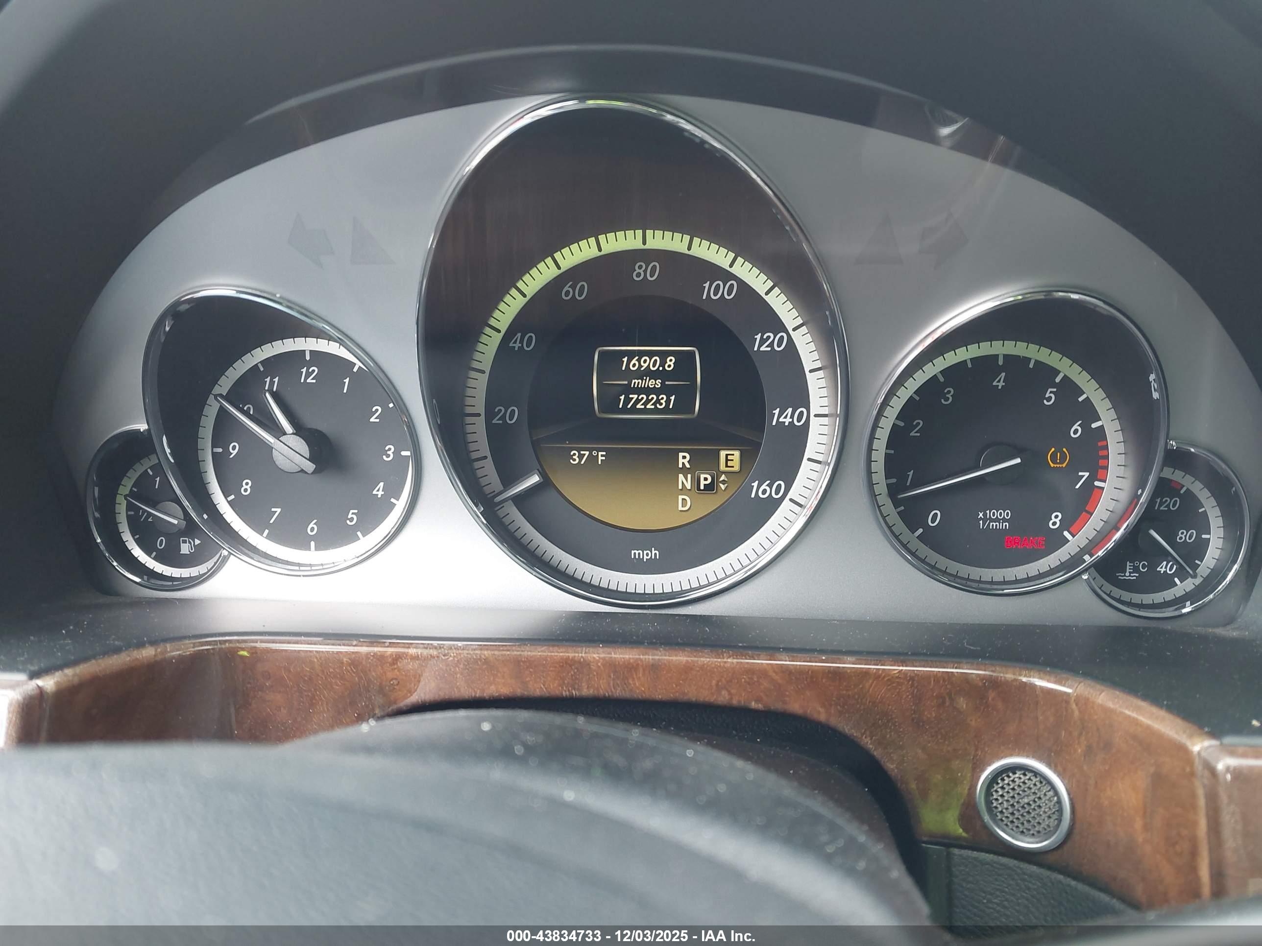 MERCEDES-BENZ E image 7