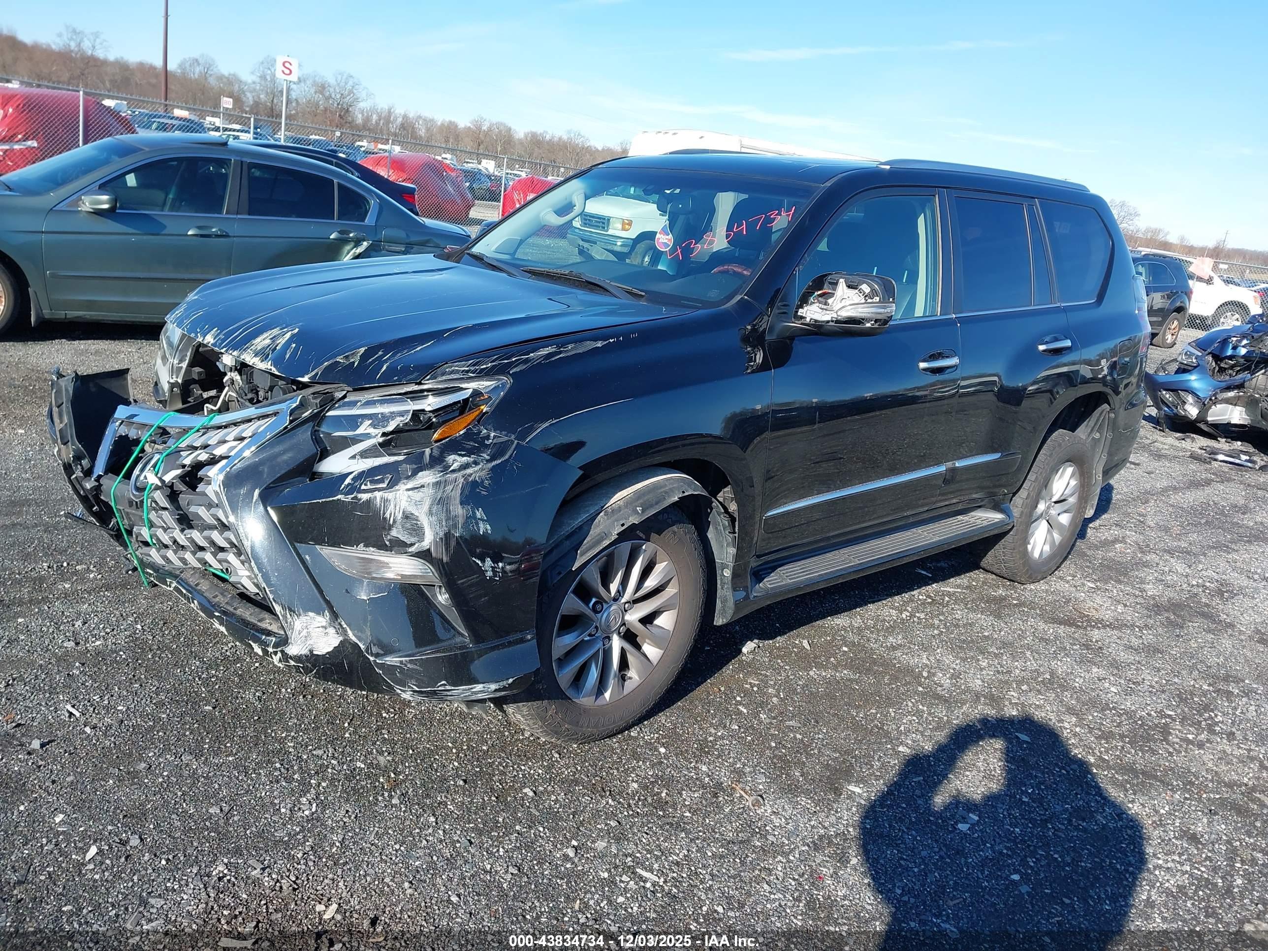 LEXUS GX image 2