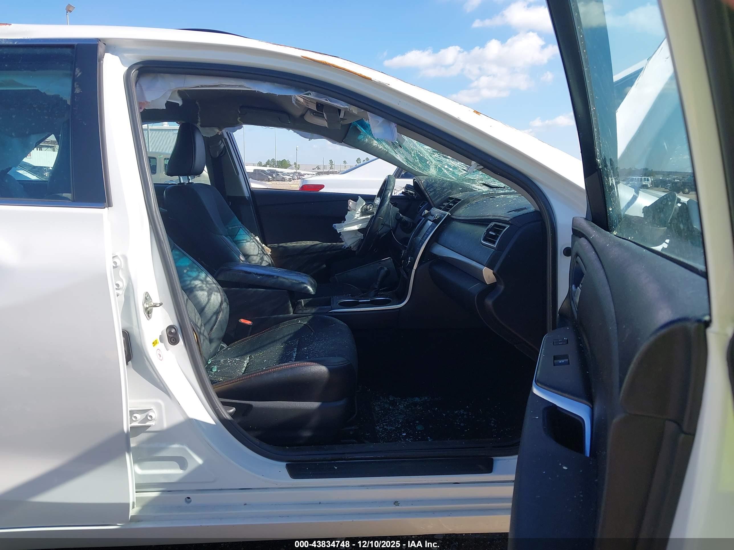 TOYOTA CAMRY image 5
