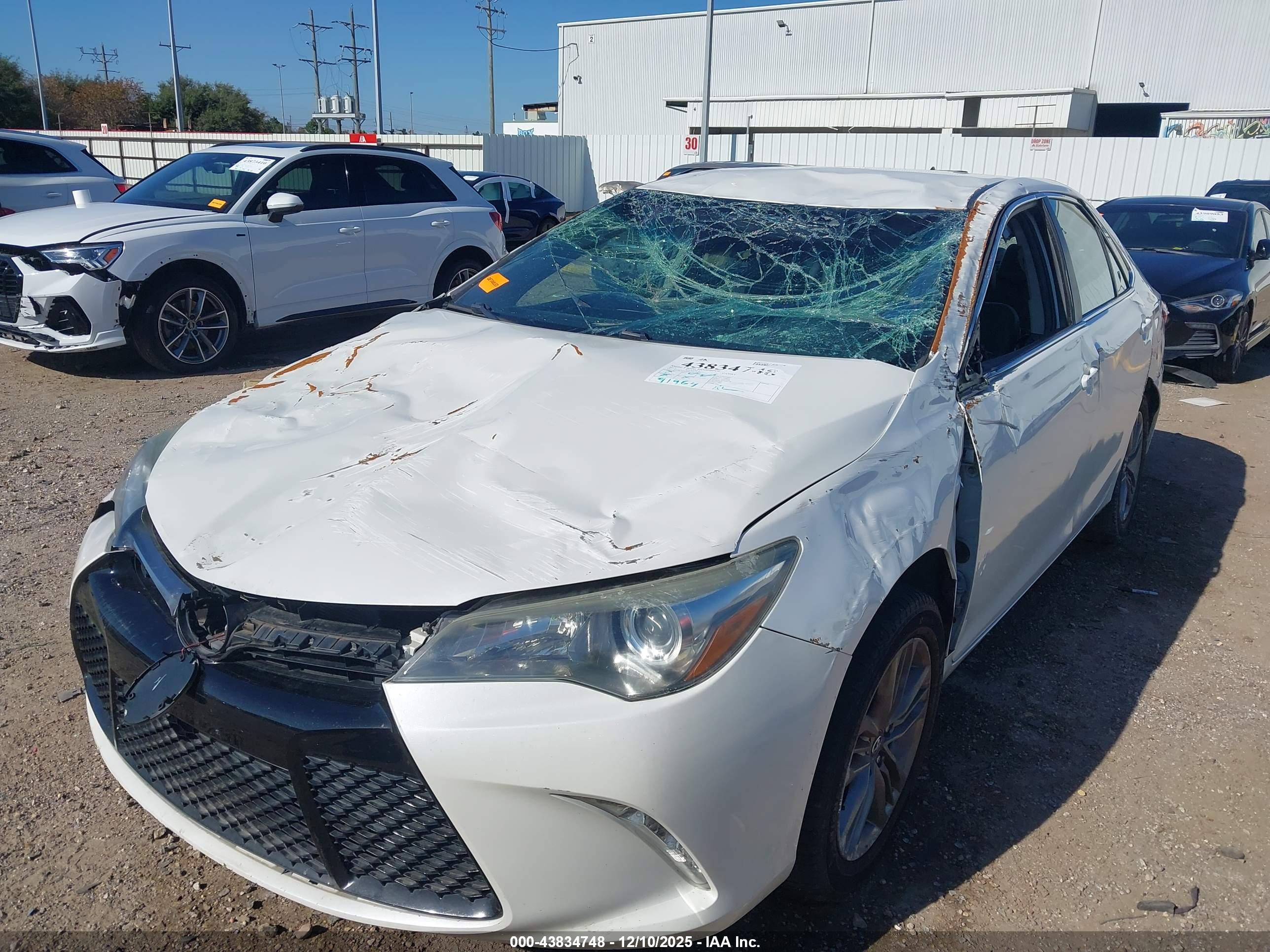 TOYOTA CAMRY image 6