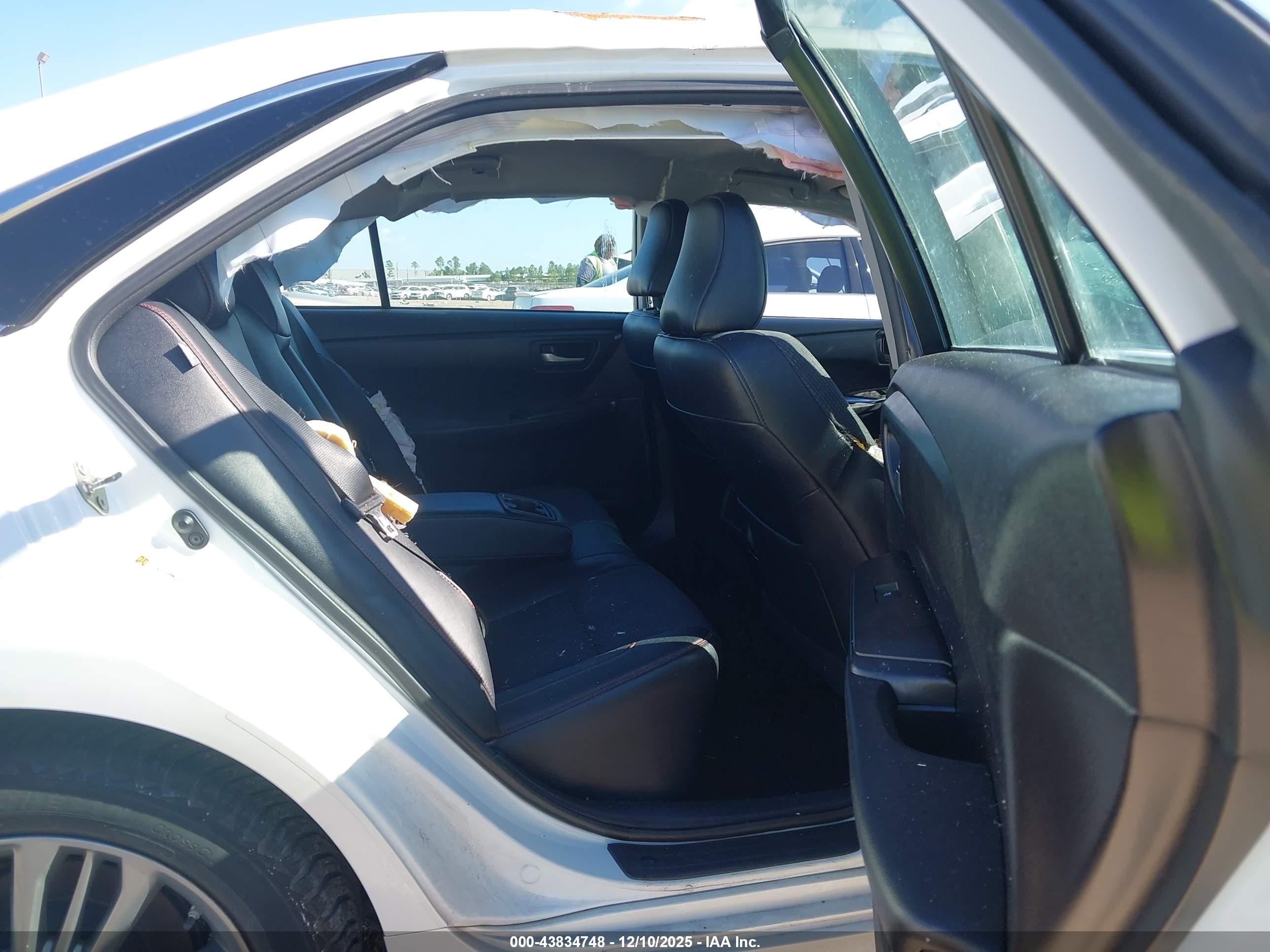 TOYOTA CAMRY image 8