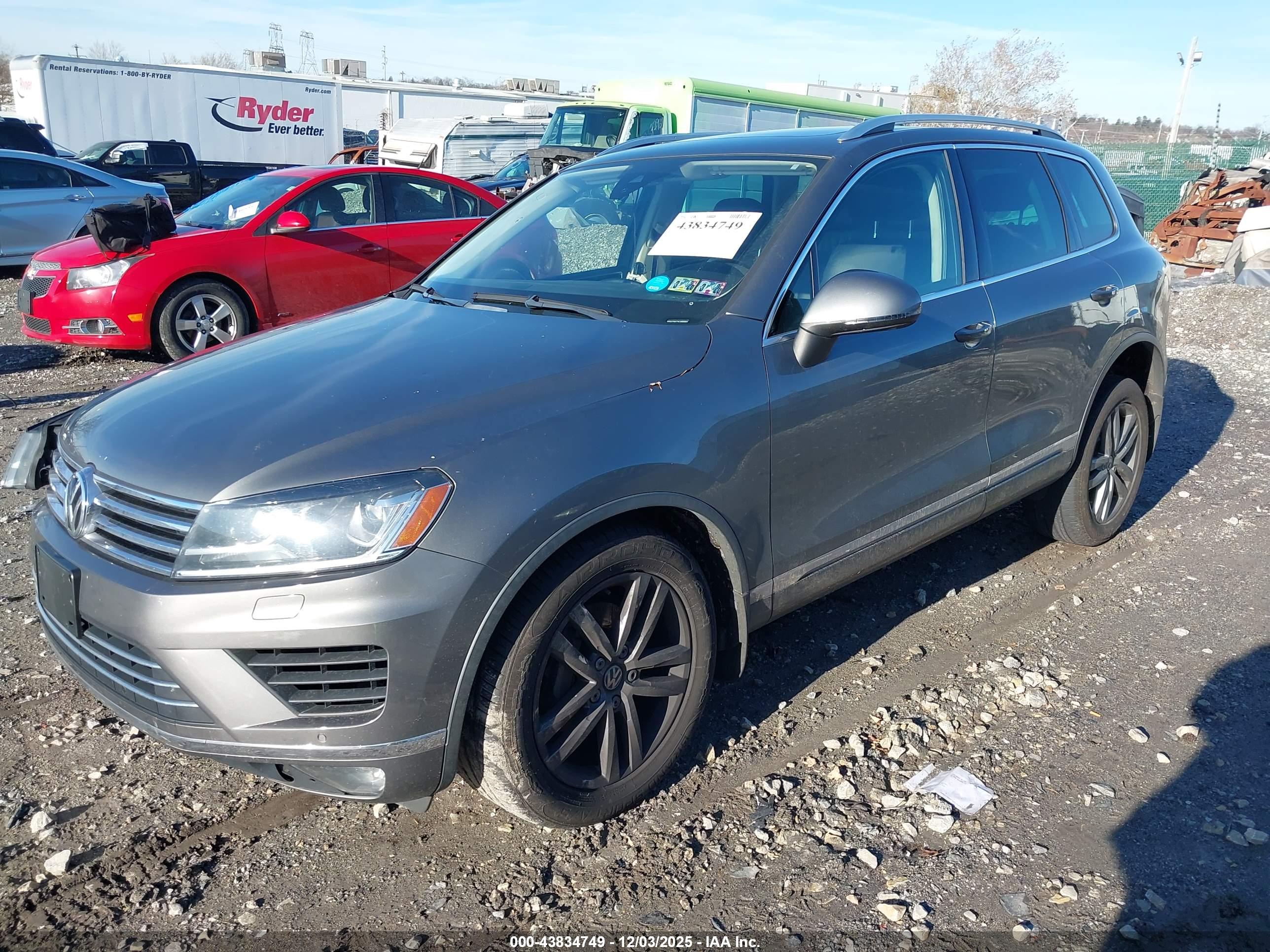 VOLKSWAGEN TOUAREG image 2