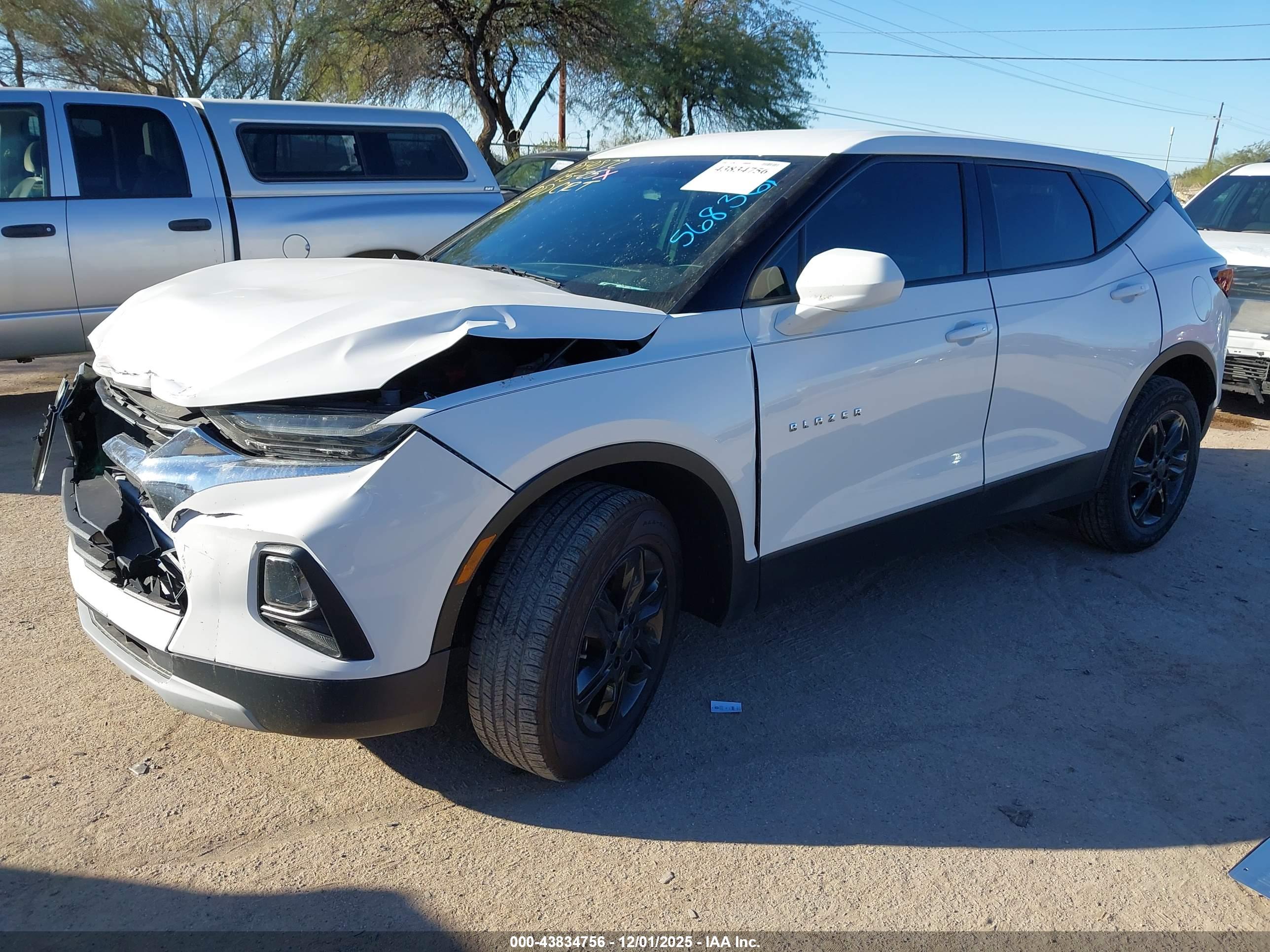CHEVROLET BLAZER image 2