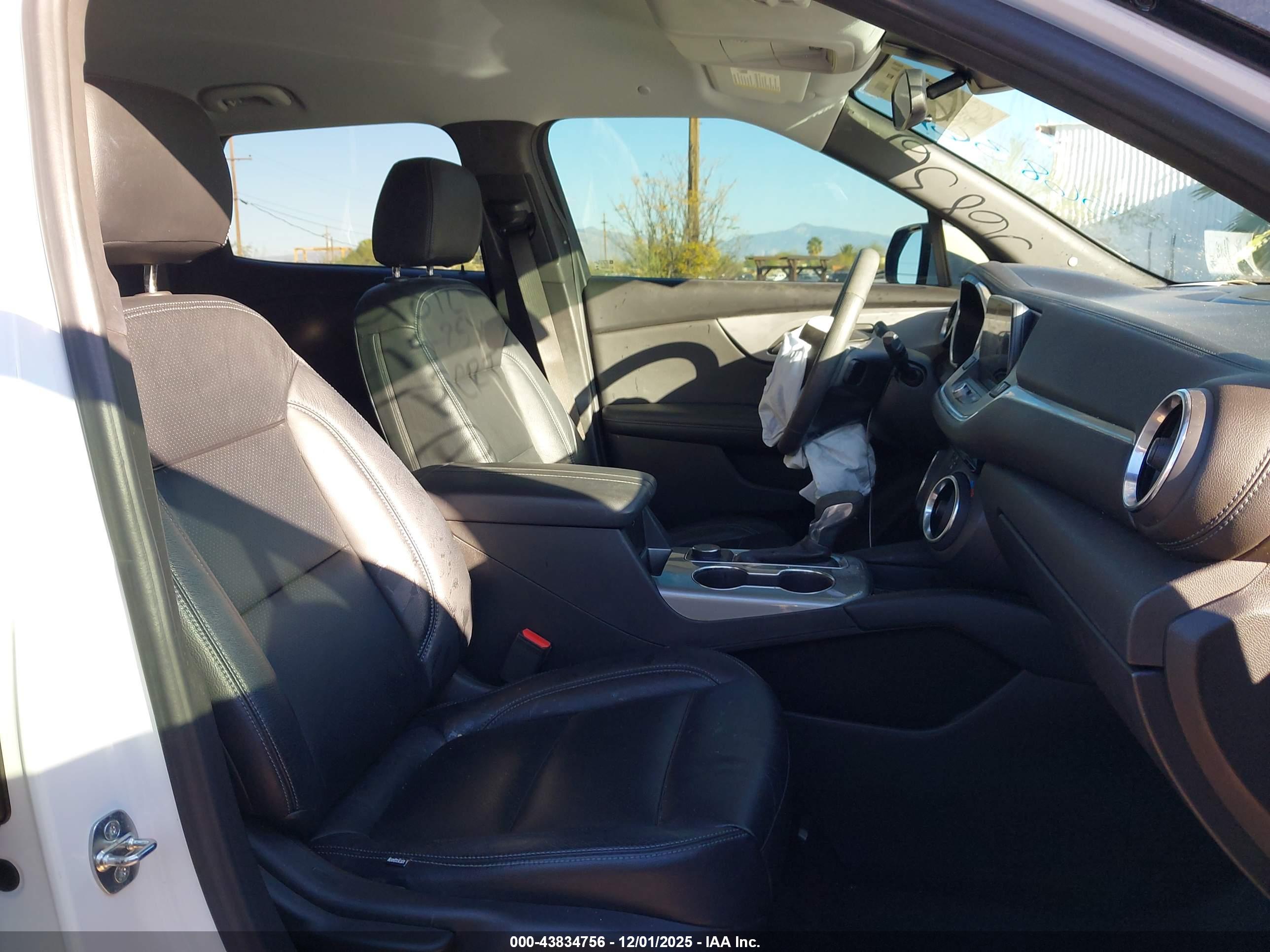 CHEVROLET BLAZER image 5