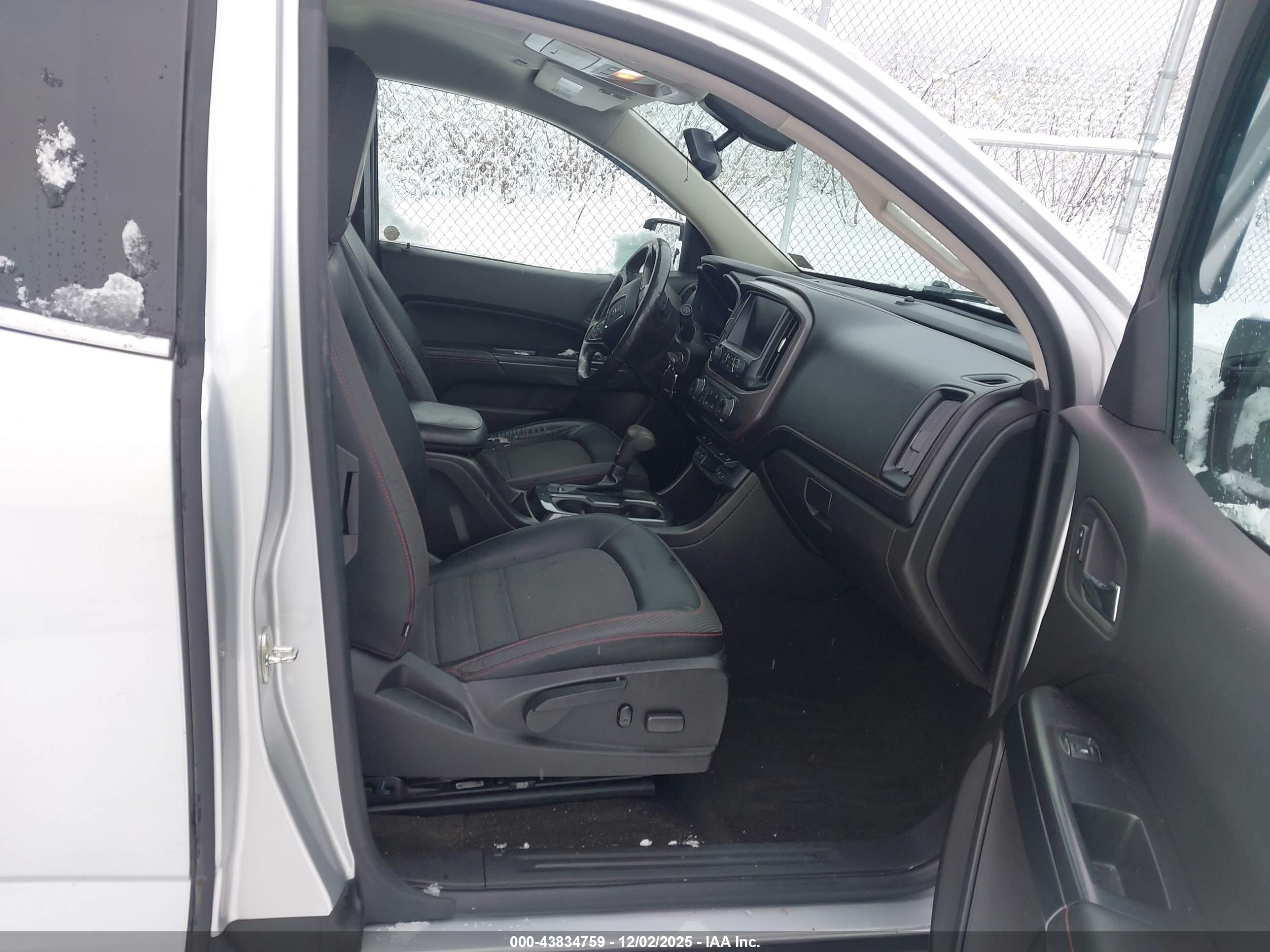 GMC CANYON image 5