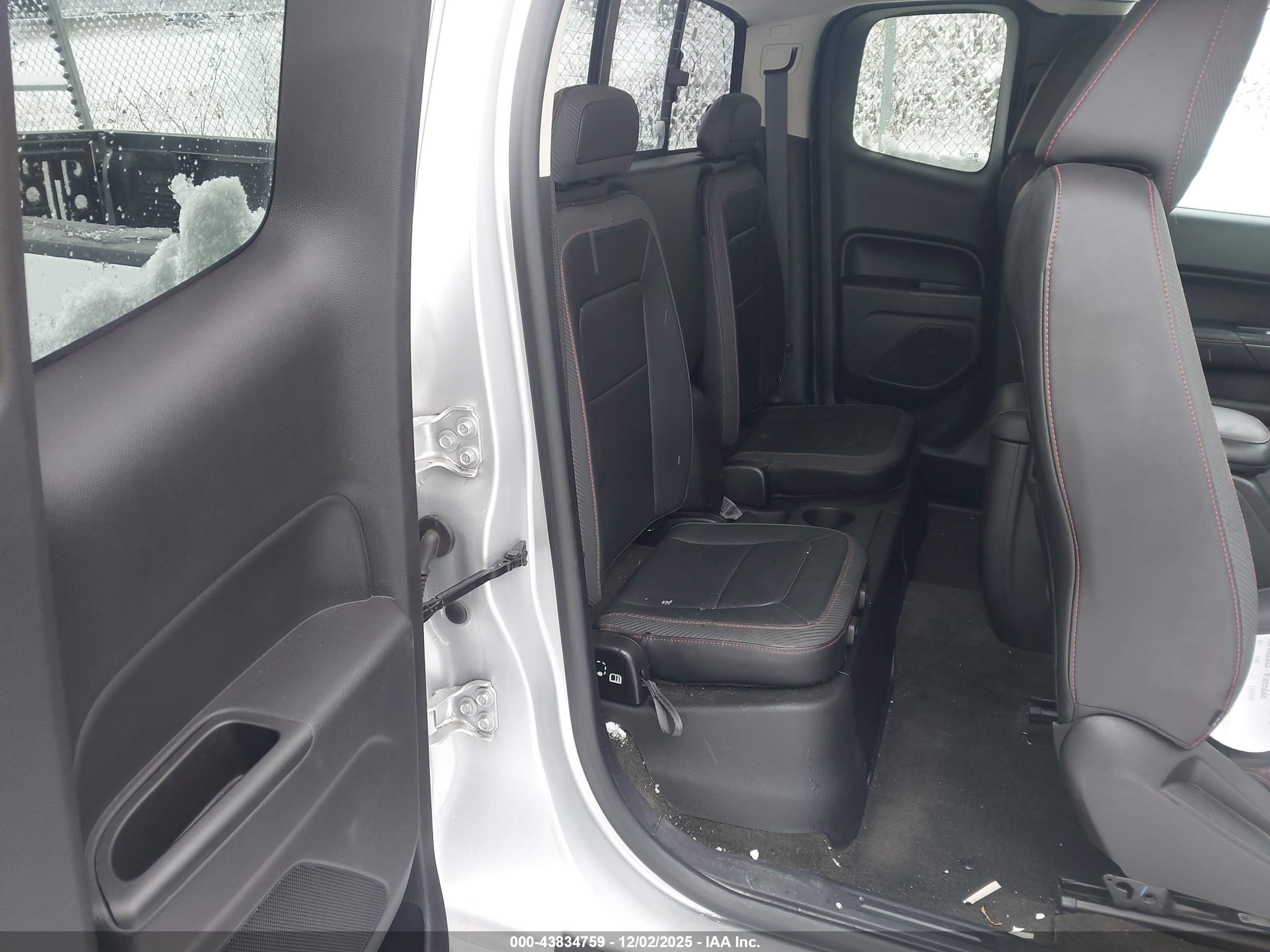 GMC CANYON image 8