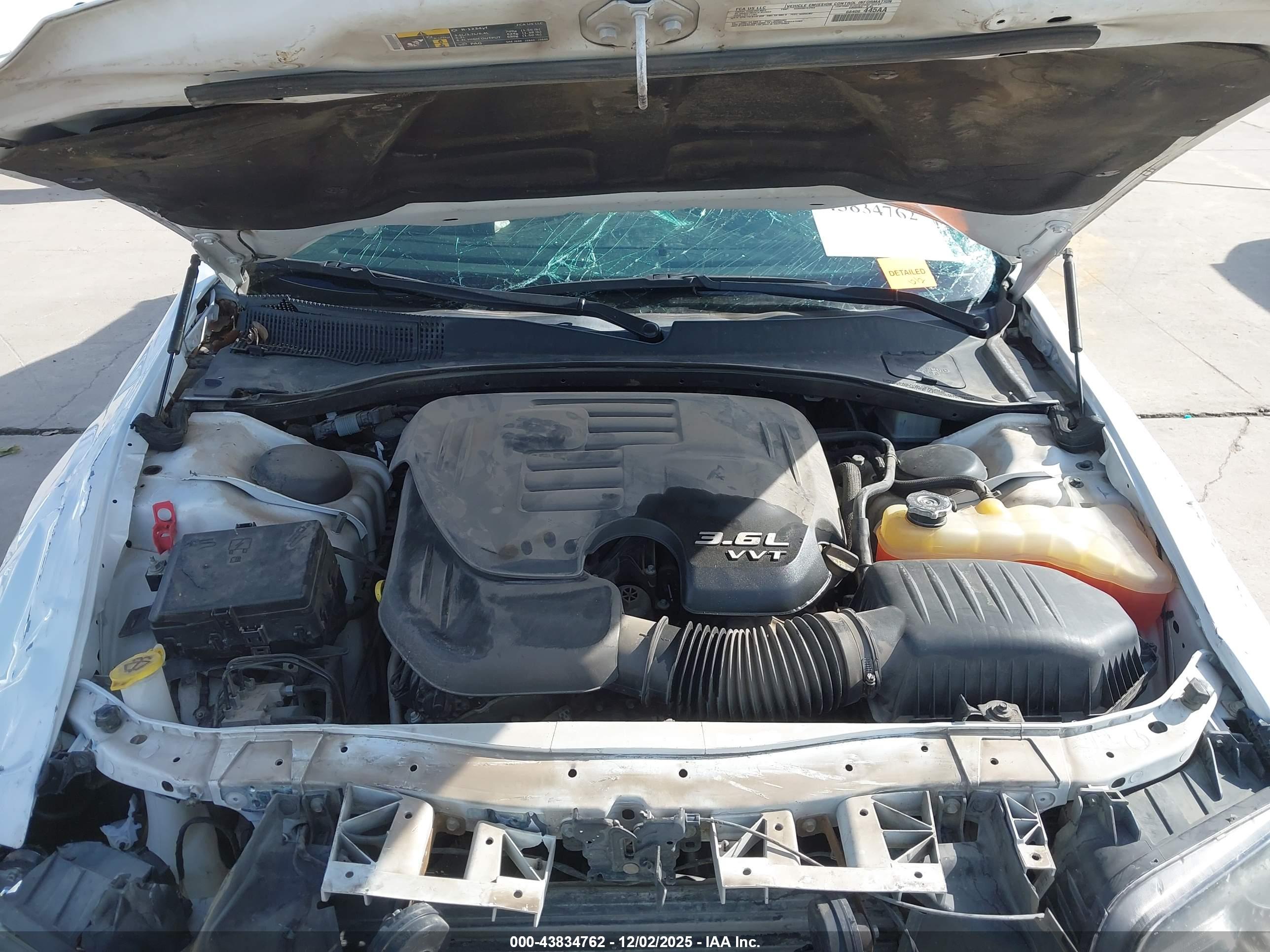 CHRYSLER 300 image 10