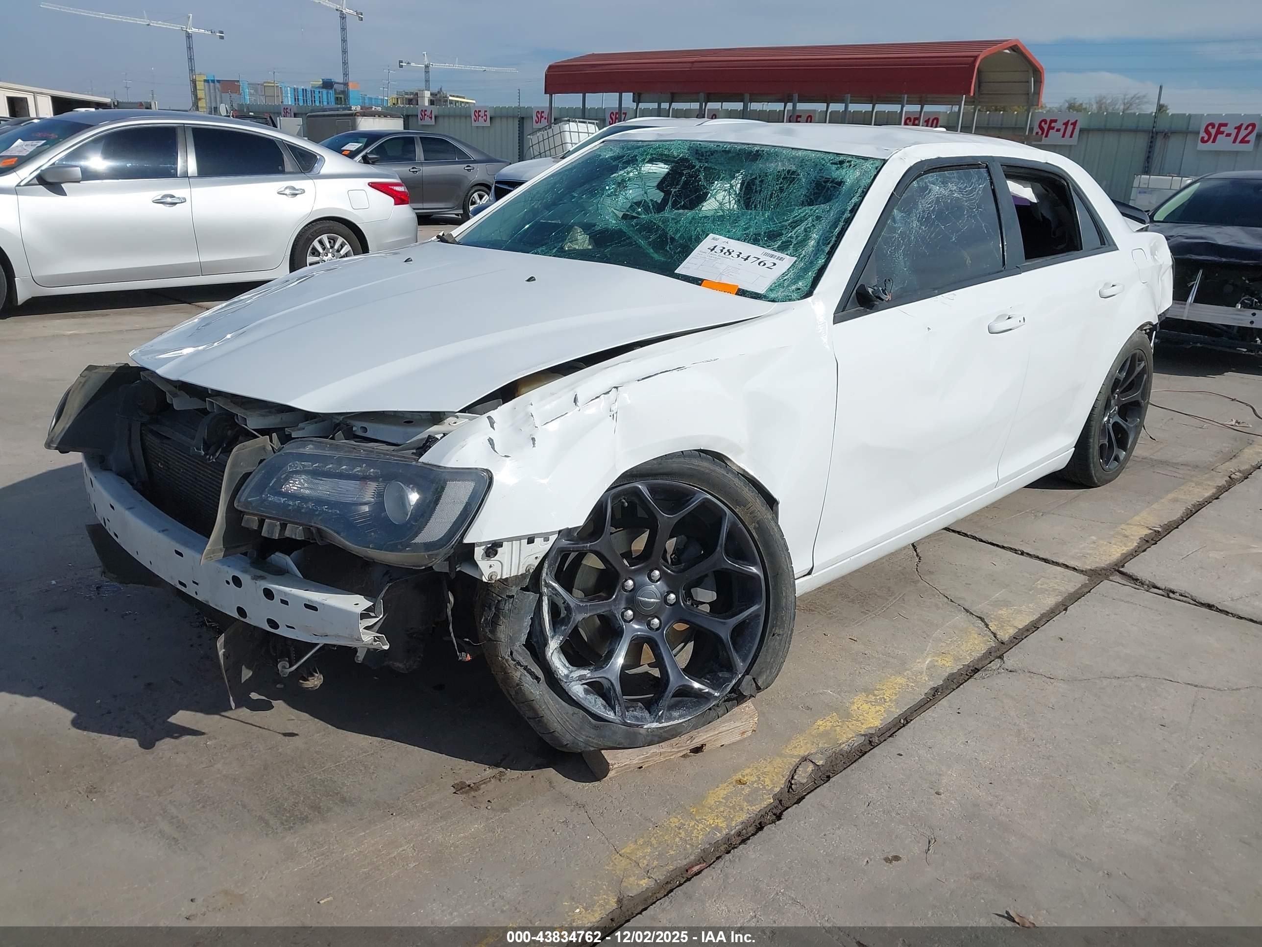 CHRYSLER 300 image 2