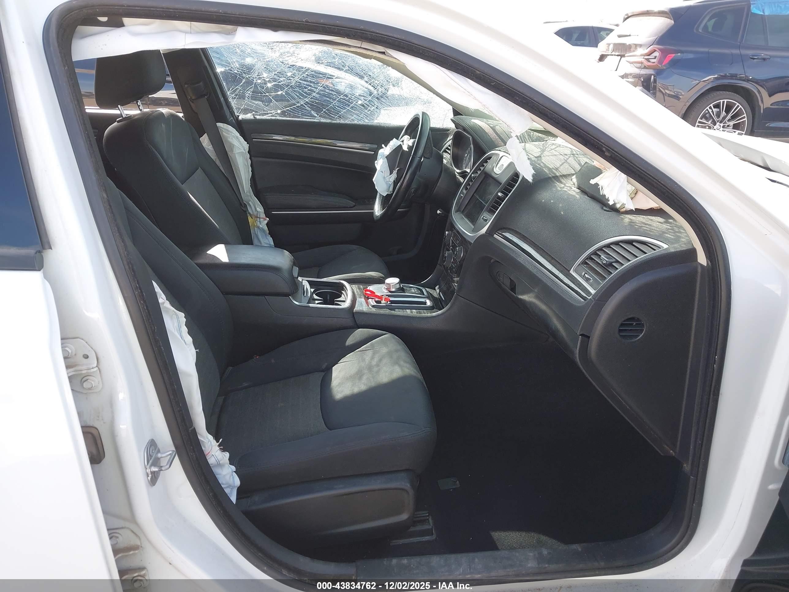 CHRYSLER 300 image 5