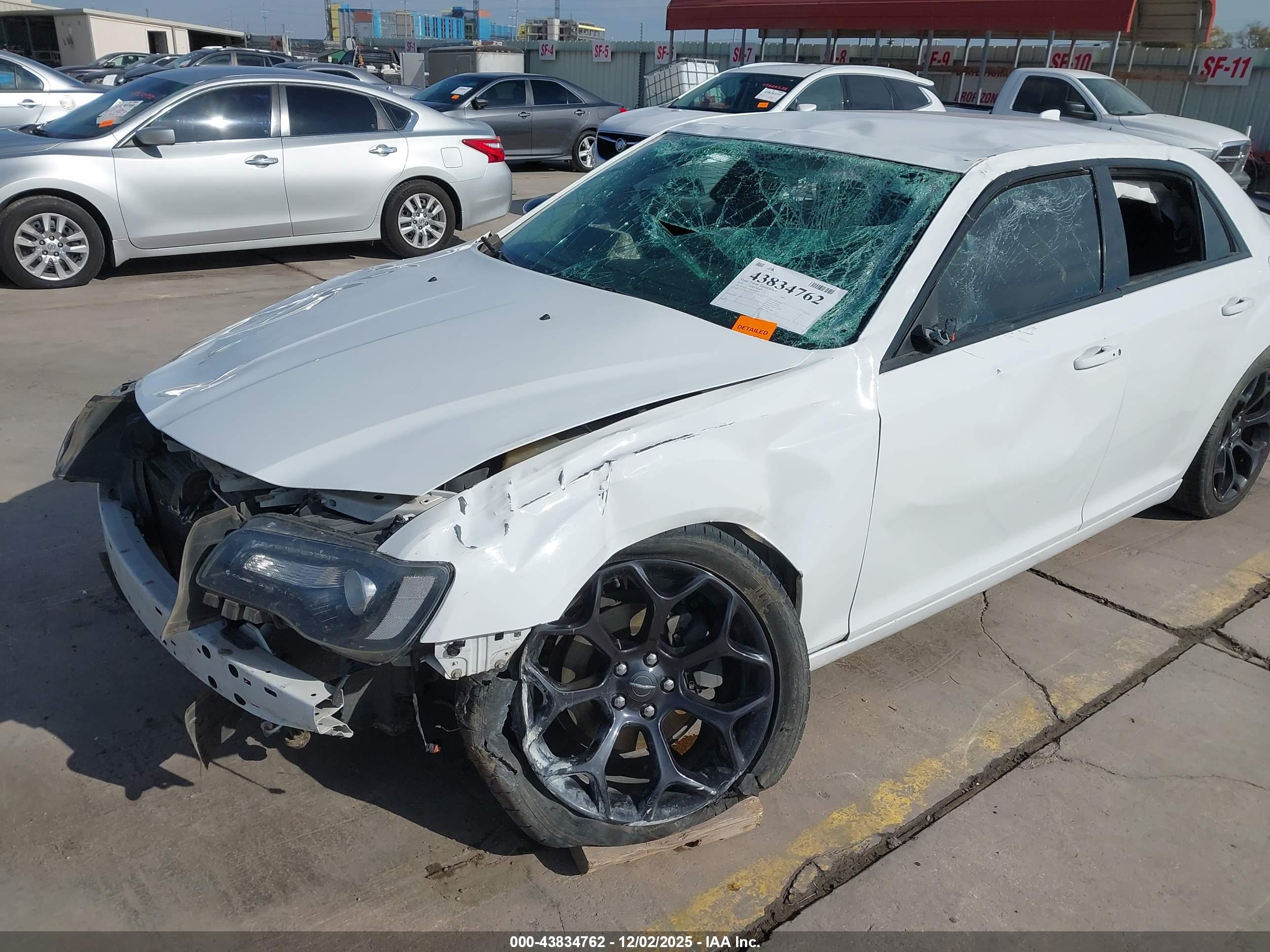 CHRYSLER 300 image 6