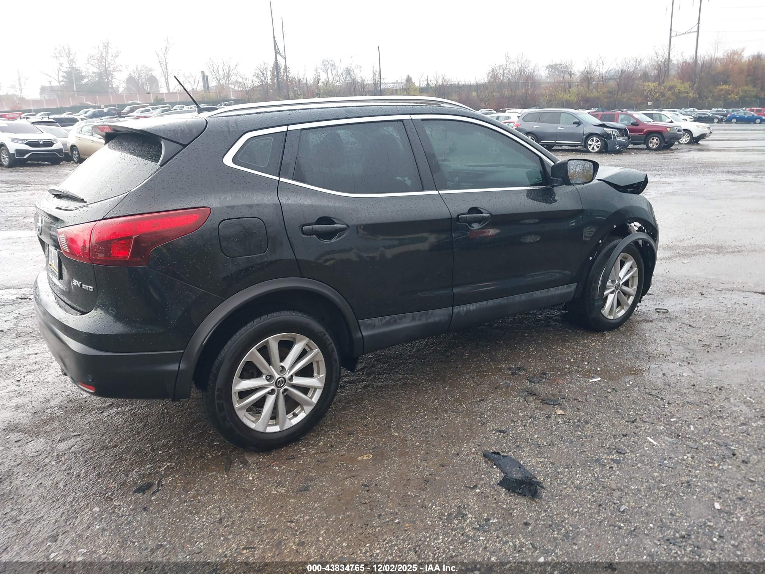 NISSAN ROGUE image 4