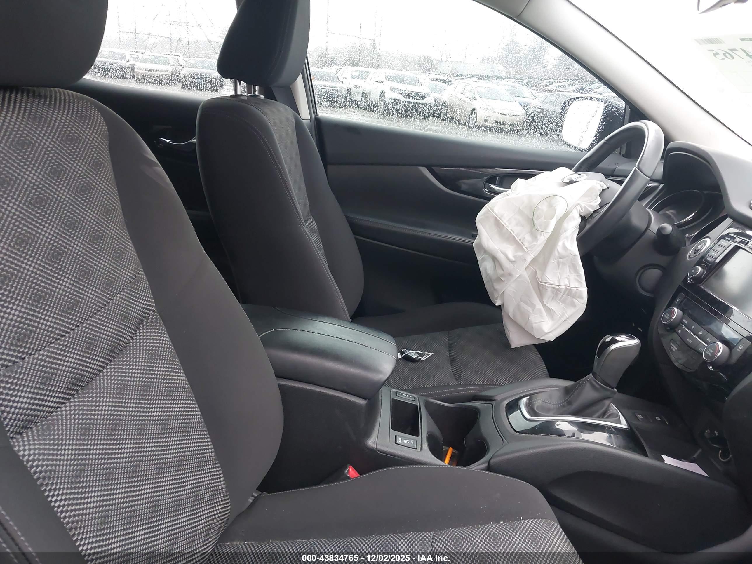 NISSAN ROGUE image 5