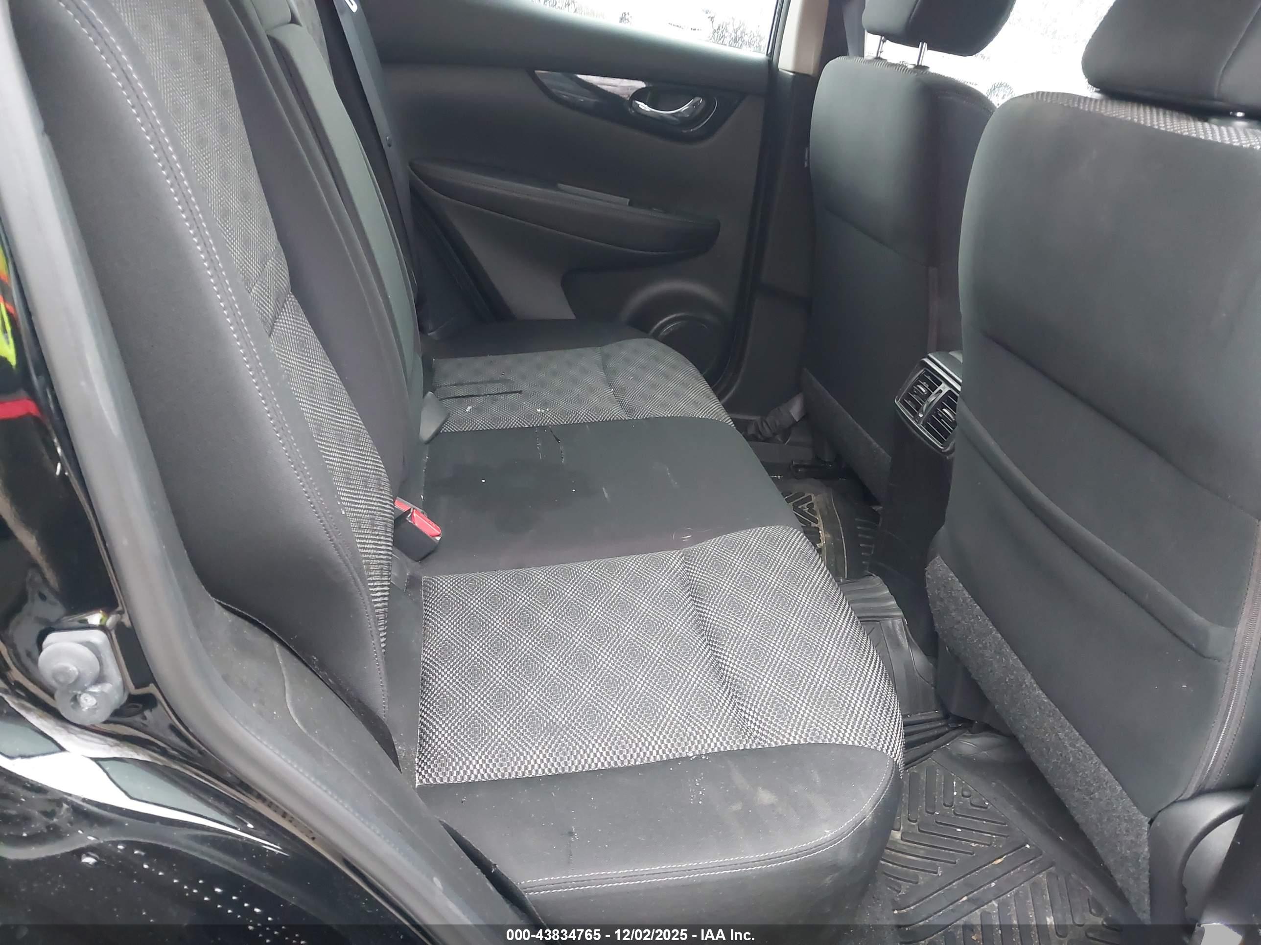 NISSAN ROGUE image 8