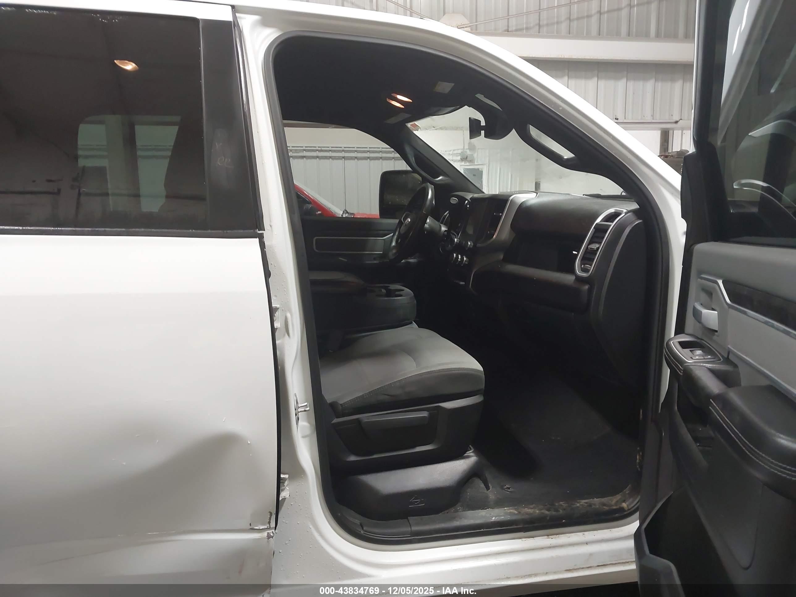 RAM 2500 image 5