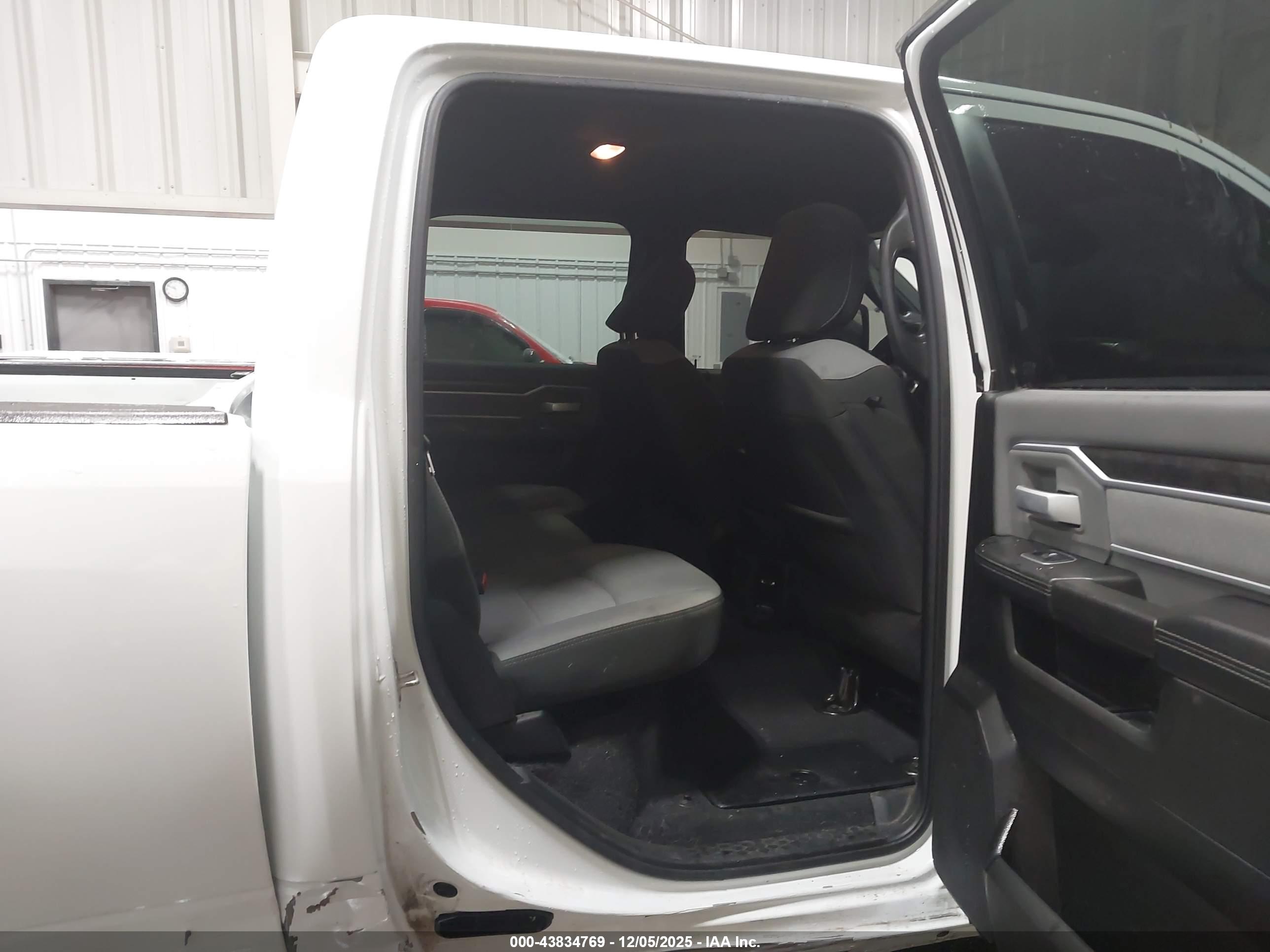 RAM 2500 image 8