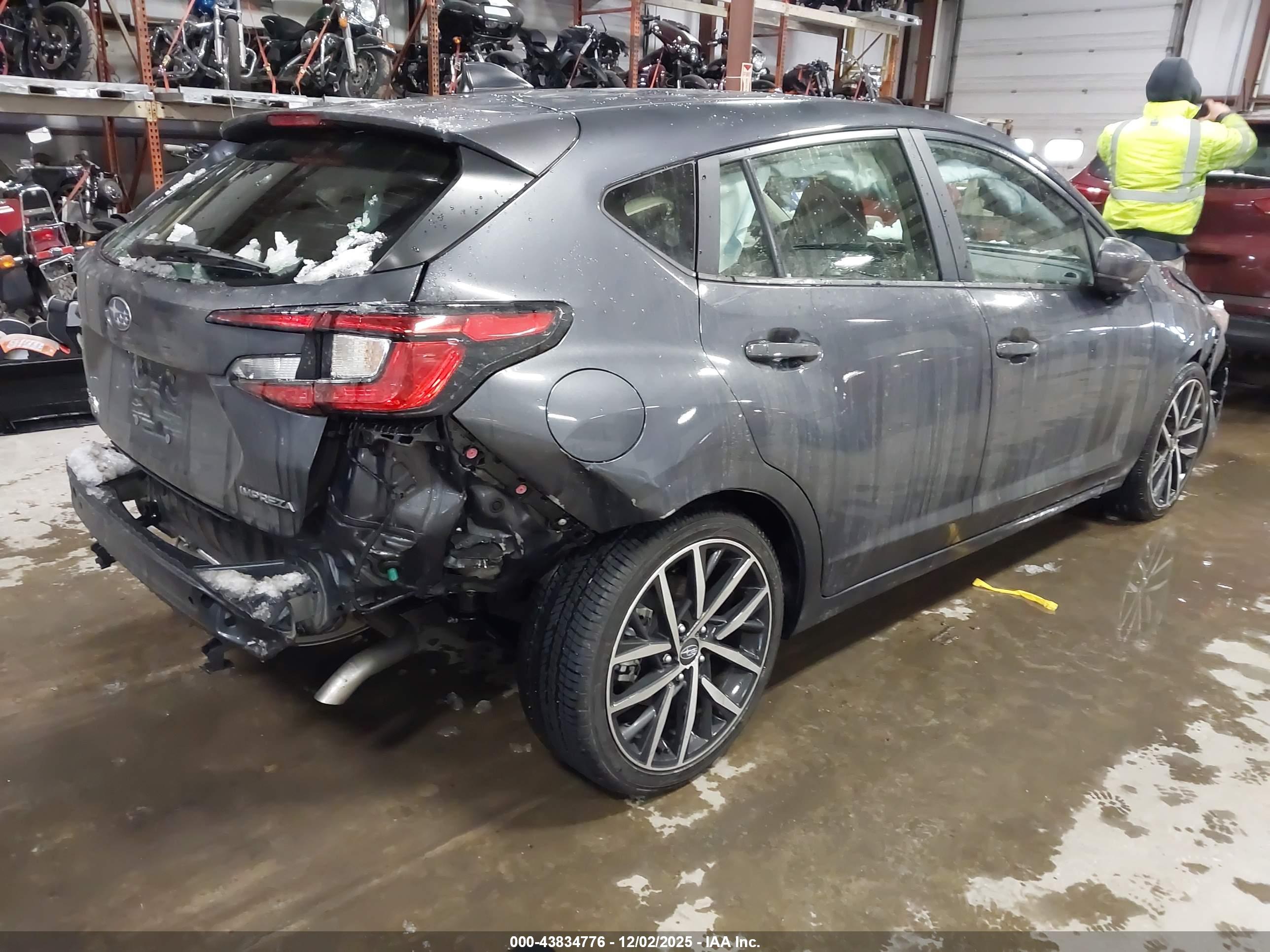 SUBARU IMPREZA image 4