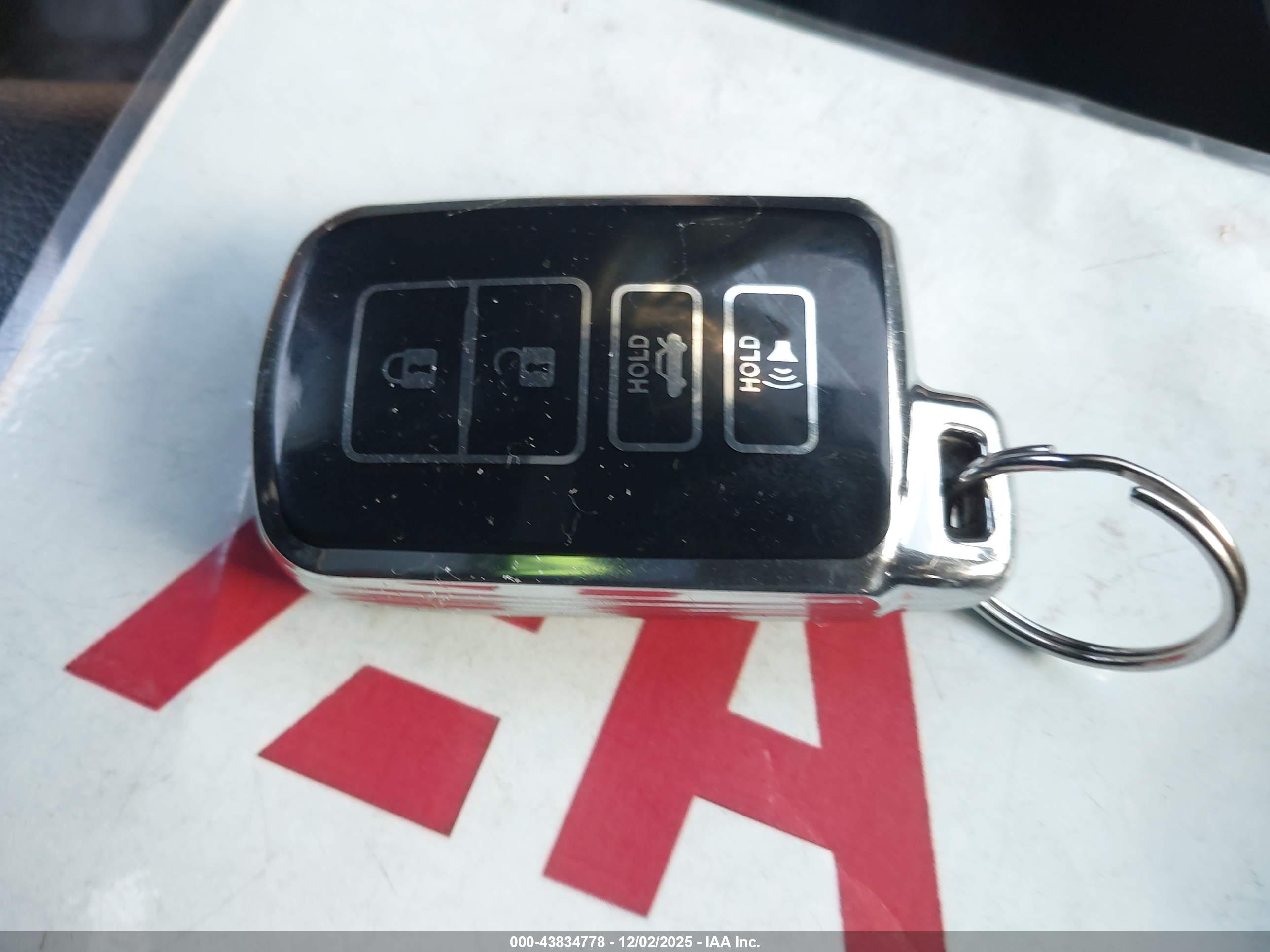 TOYOTA RAV4 image 11