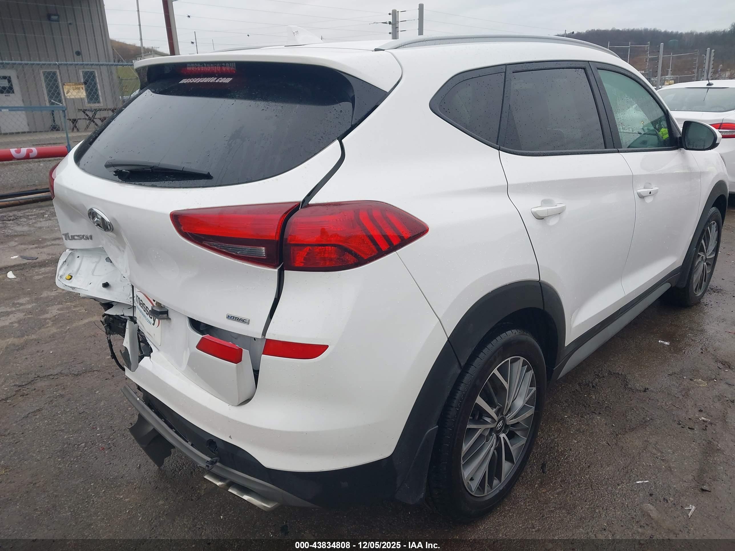 HYUNDAI TUCSON image 4