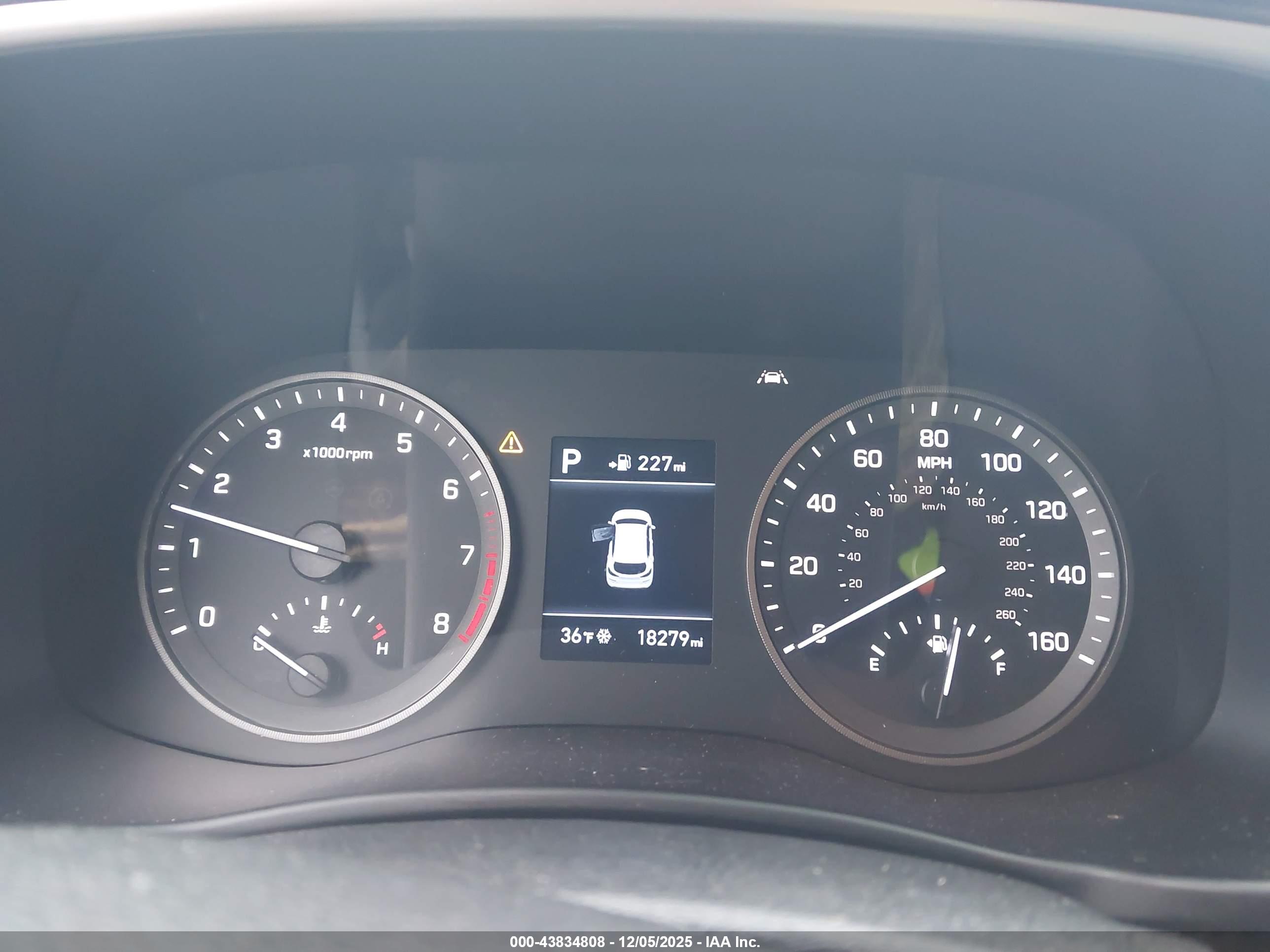 HYUNDAI TUCSON image 7