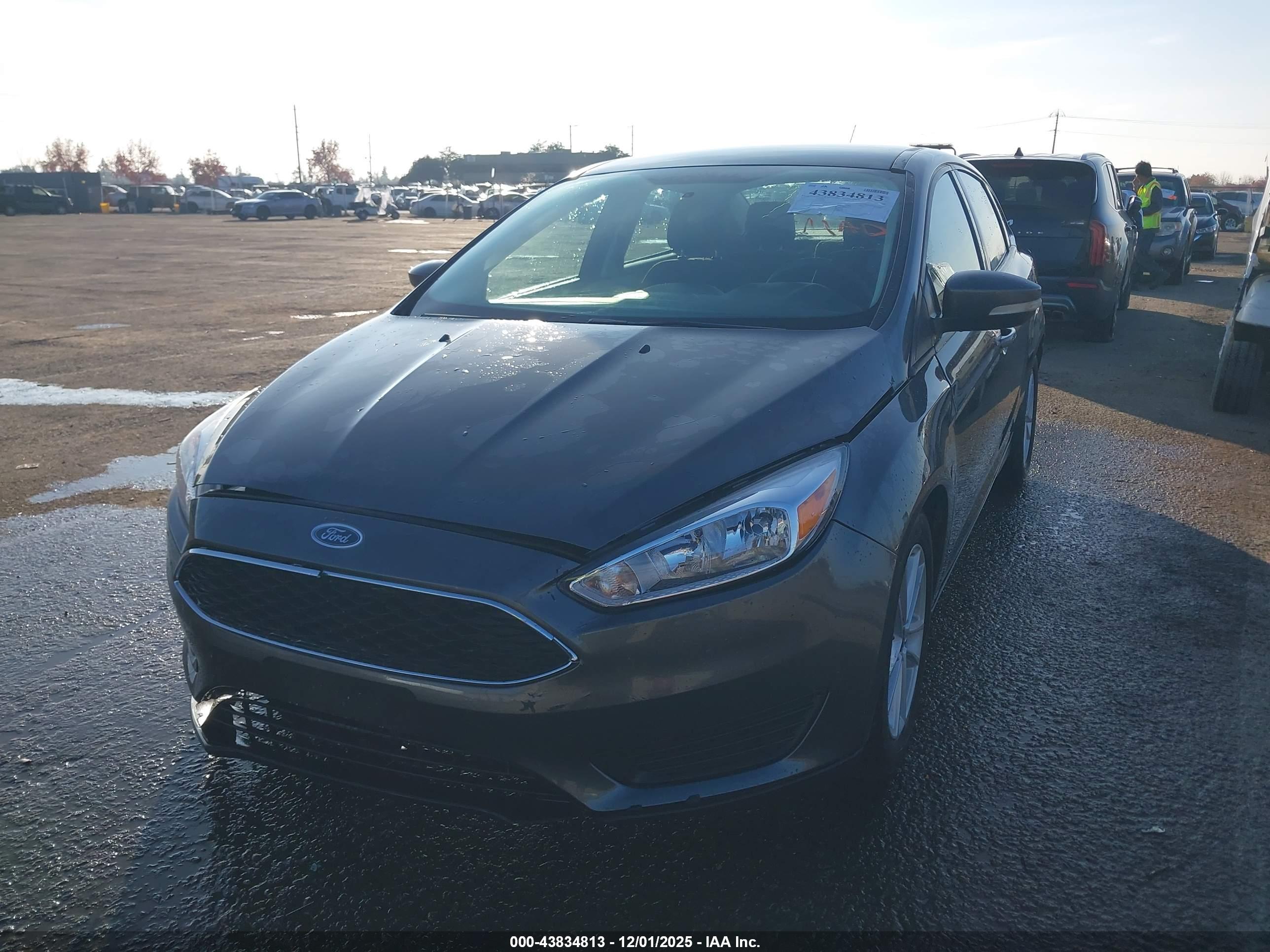FORD FOCUS image 2
