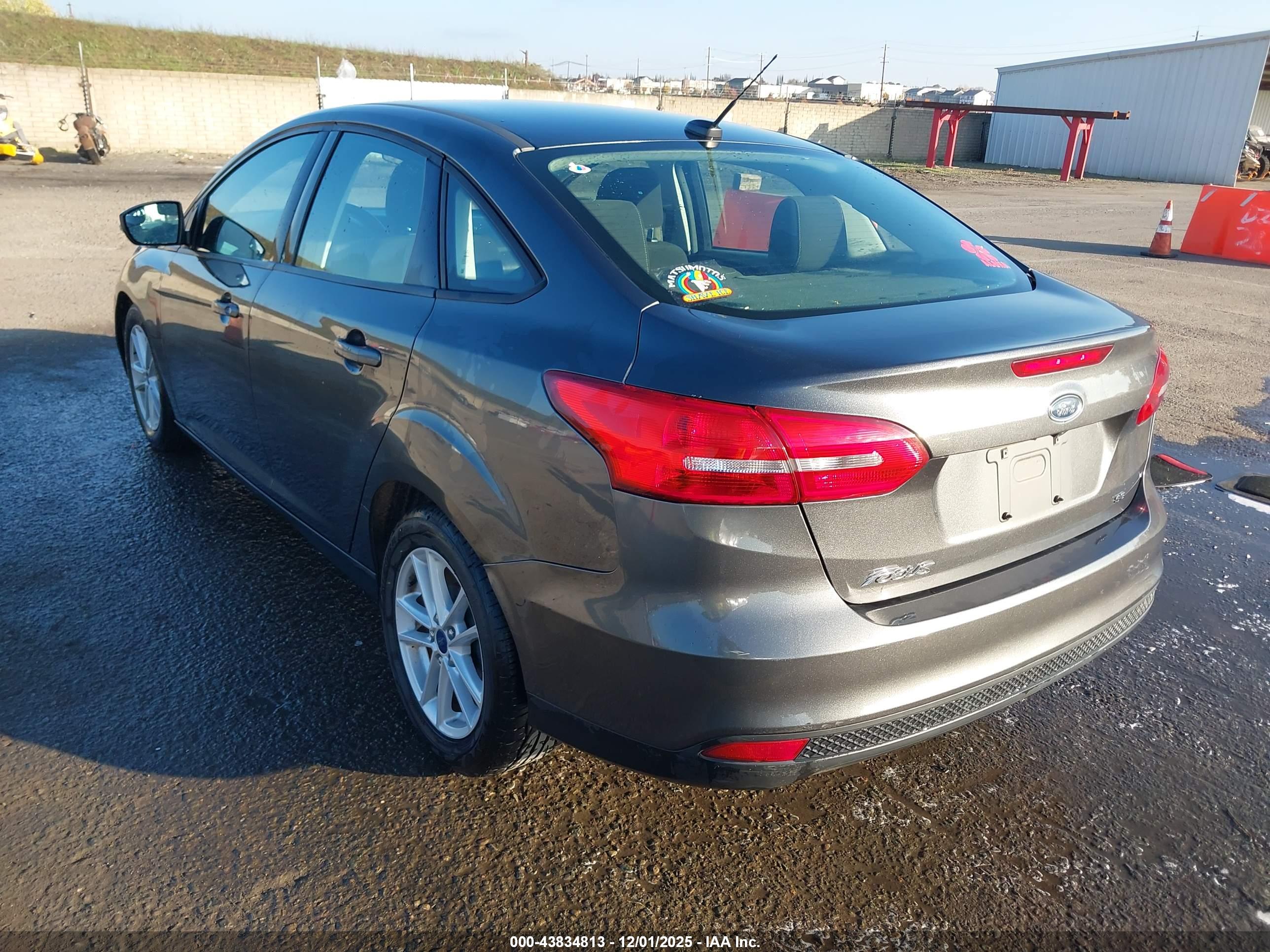 FORD FOCUS image 3
