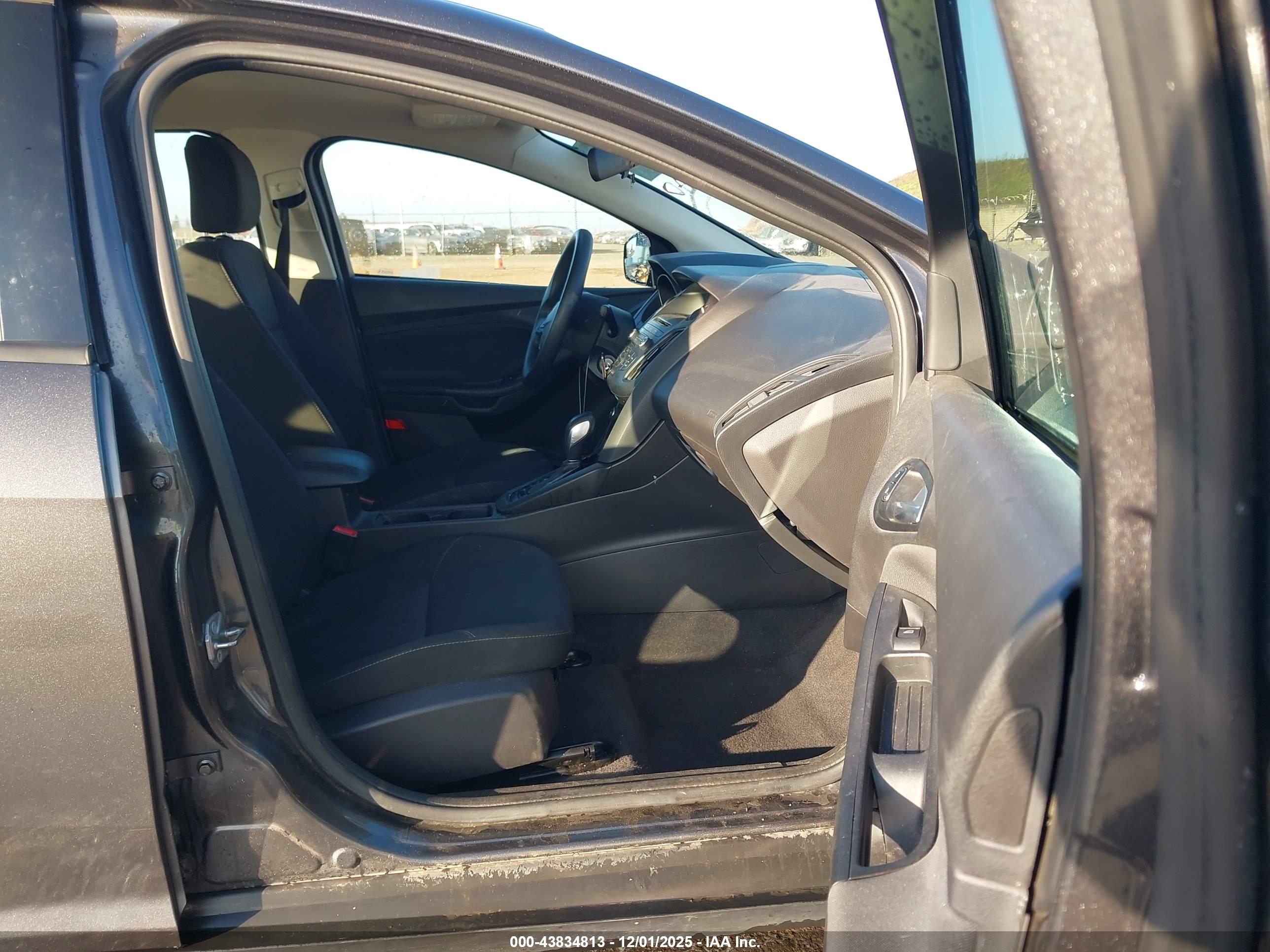 FORD FOCUS image 5